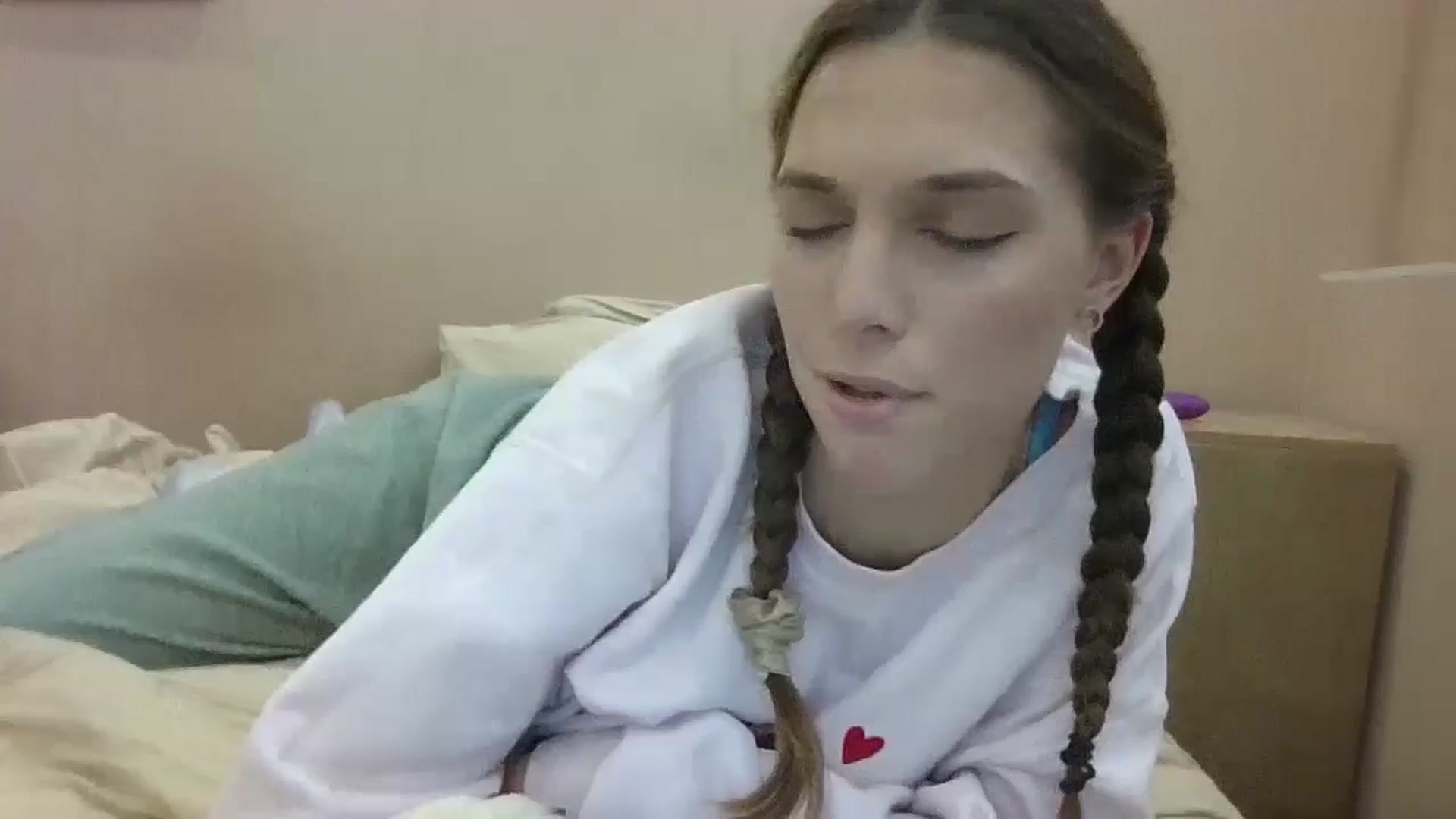 Gallery image thumbnail from HaleyReed's myfreecams stream on, 10/24/2024, 14:00 image 4 of 20