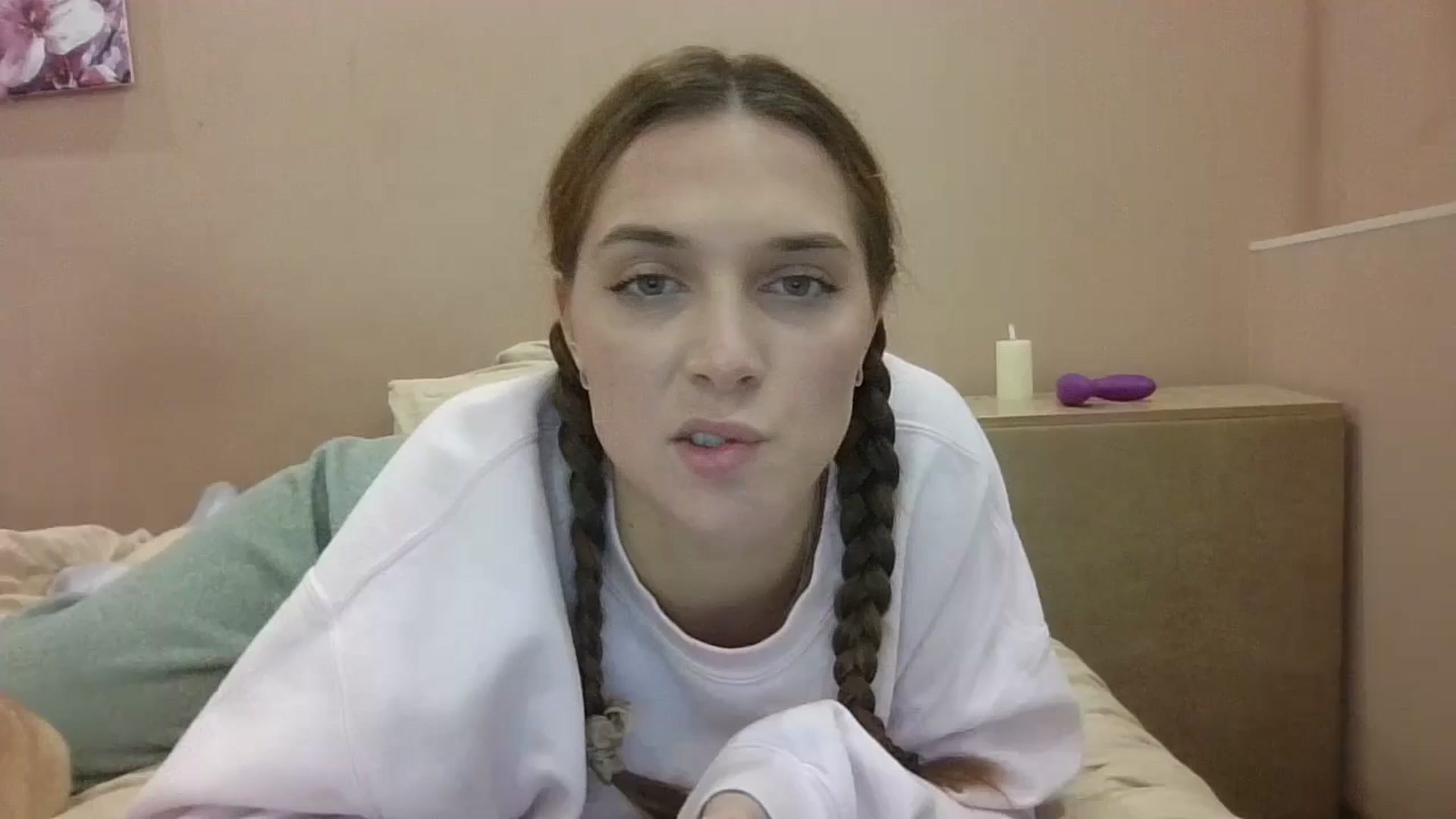 Gallery image thumbnail from HaleyReed's myfreecams stream on, 10/24/2024, 14:00 image 7 of 20