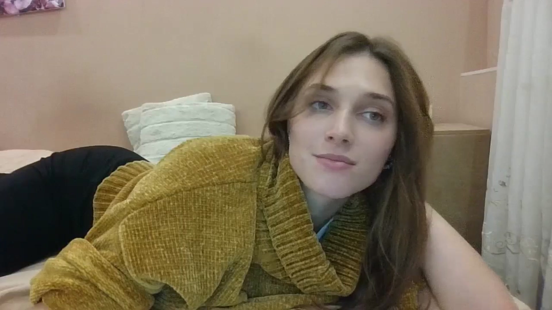 Gallery image thumbnail from HaleyReed's myfreecams stream on, 10/30/2024, 14:49 image 15 of 20