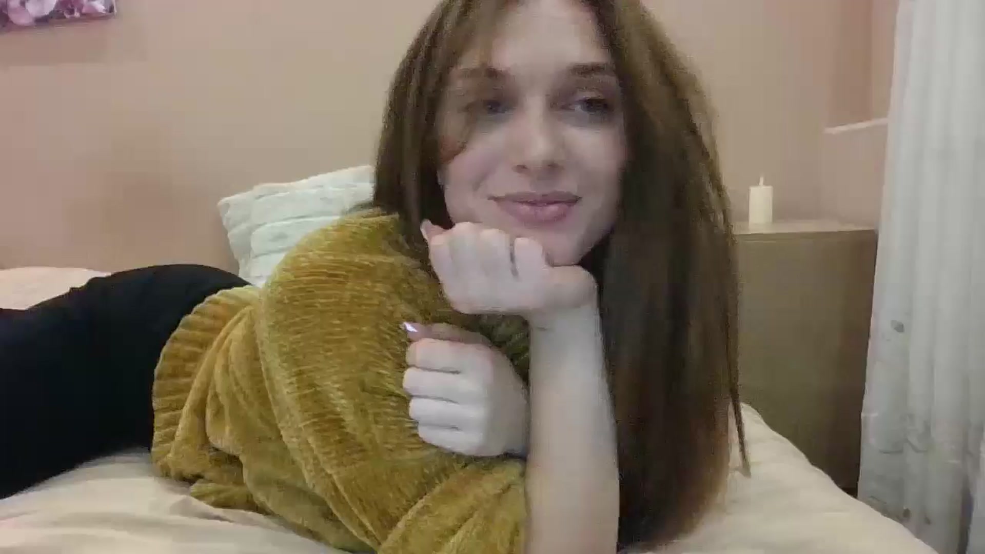 Gallery image thumbnail from HaleyReed's myfreecams stream on, 10/30/2024, 14:49 image 16 of 20