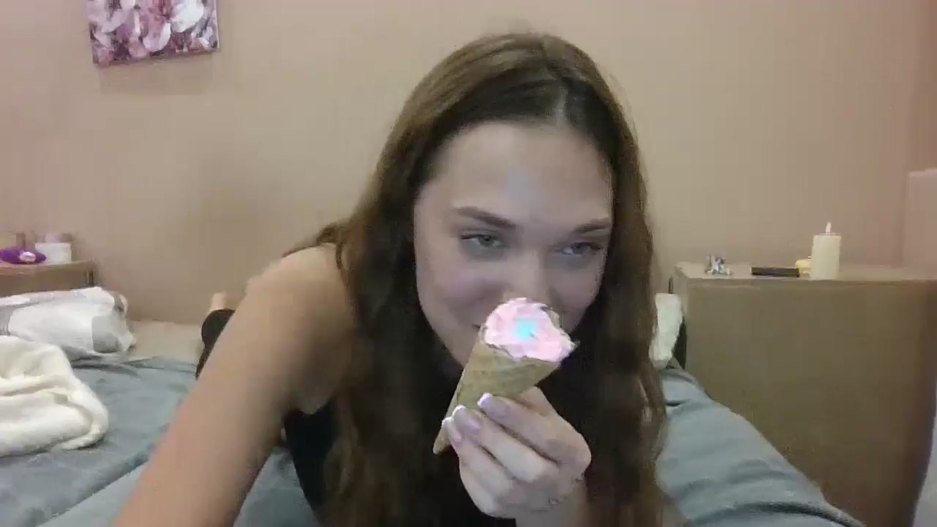 Gallery image thumbnail from HaleyReed's myfreecams stream on, 11/04/2024, 17:12 image 16 of 20