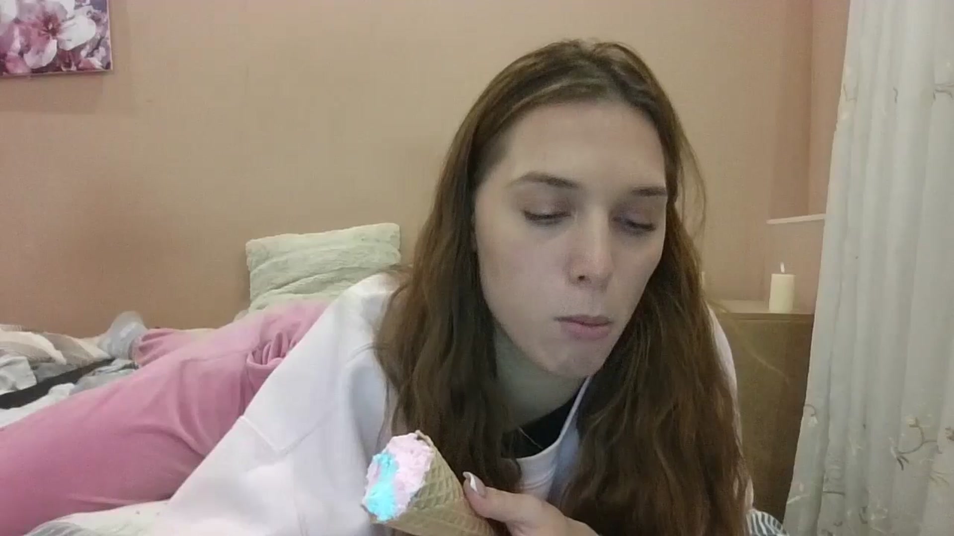 Gallery image thumbnail from HaleyReed's myfreecams stream on, 11/07/2024, 16:30 image 18 of 20