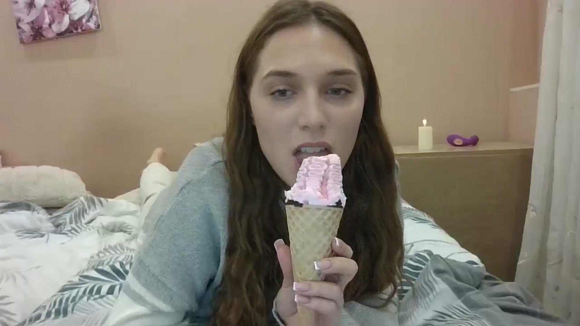 Gallery image thumbnail from HaleyReed's myfreecams stream on, 11/08/2024, 16:34 image 3 of 20