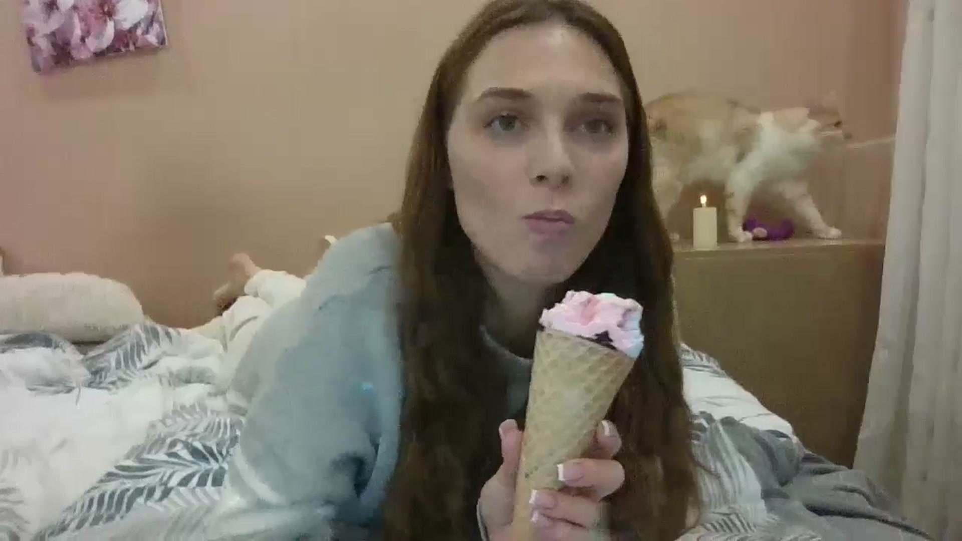 Gallery image thumbnail from HaleyReed's myfreecams stream on, 11/08/2024, 16:34 image 4 of 20