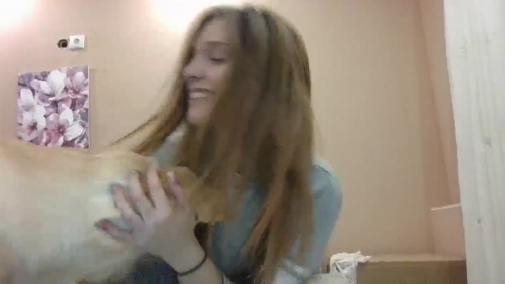 Gallery image thumbnail from HaleyReed's myfreecams stream on, 11/10/2024, 17:10 image 10 of 20