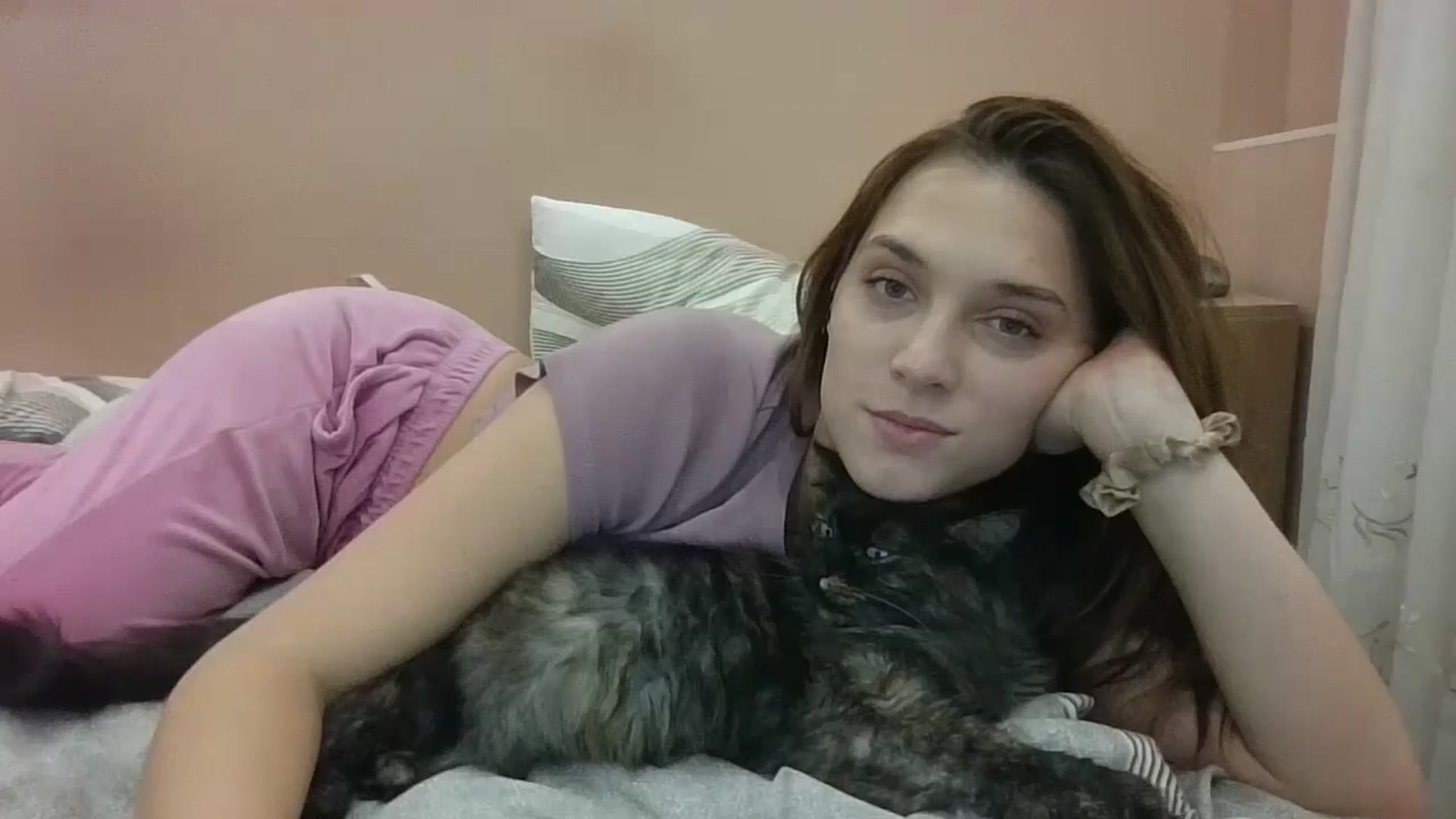 Gallery image thumbnail from HaleyReed's myfreecams stream on, 11/20/2024, 17:46 image 4 of 20