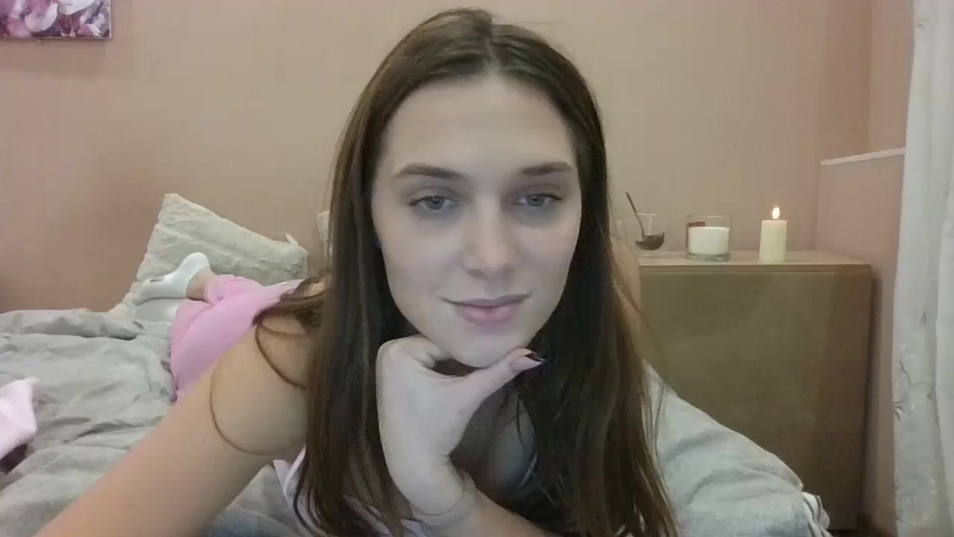 Gallery image thumbnail from HaleyReed's myfreecams stream on, 11/25/2024, 16:47 image 13 of 20