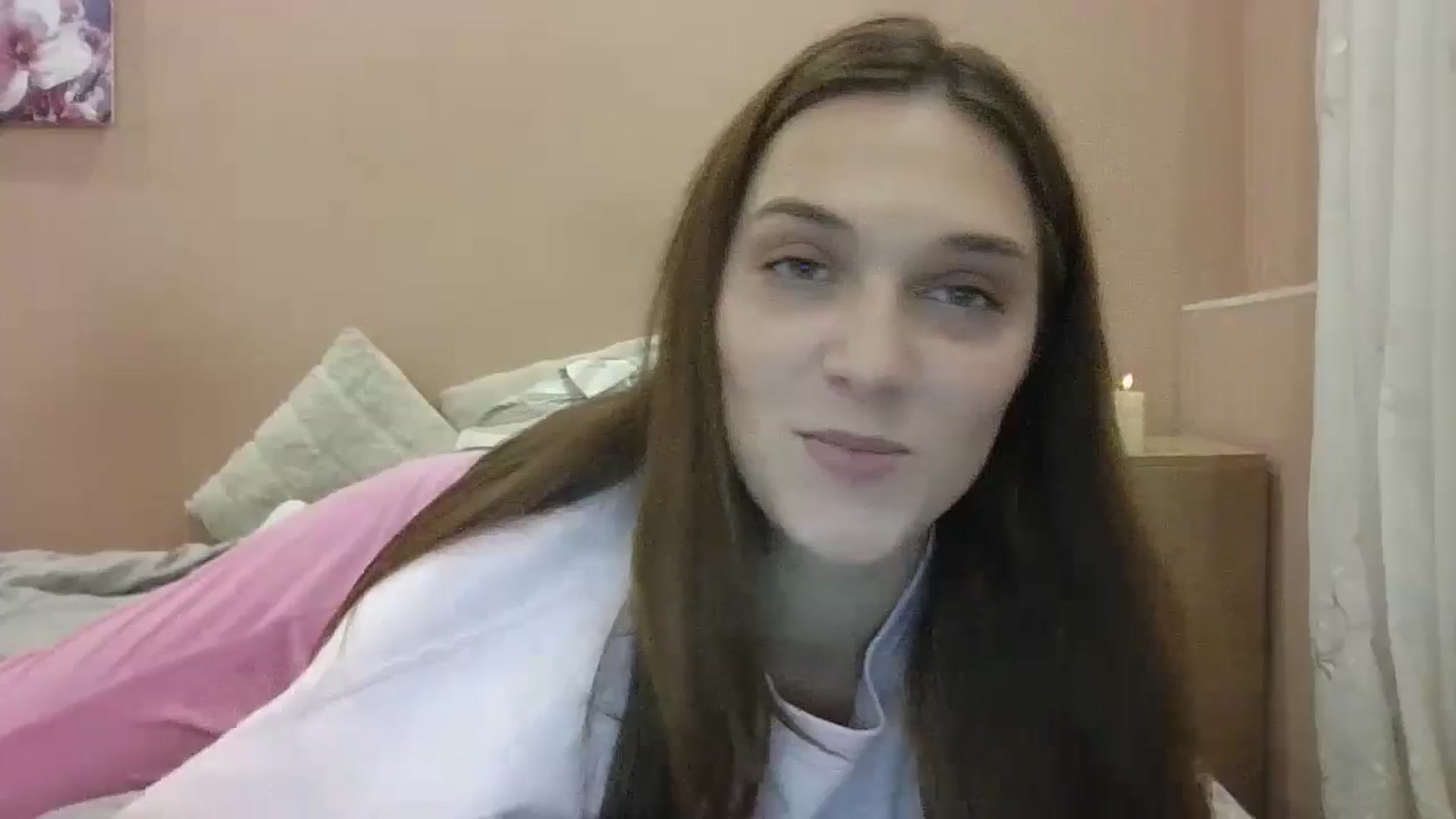 Gallery image thumbnail from HaleyReed's myfreecams stream on, 11/25/2024, 17:13 image 13 of 20