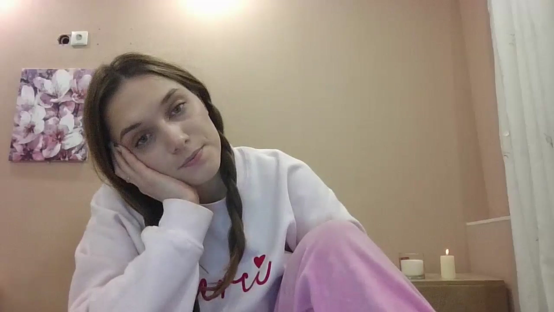 Gallery image thumbnail from HaleyReed's myfreecams stream on, 11/25/2024, 17:49 image 5 of 20