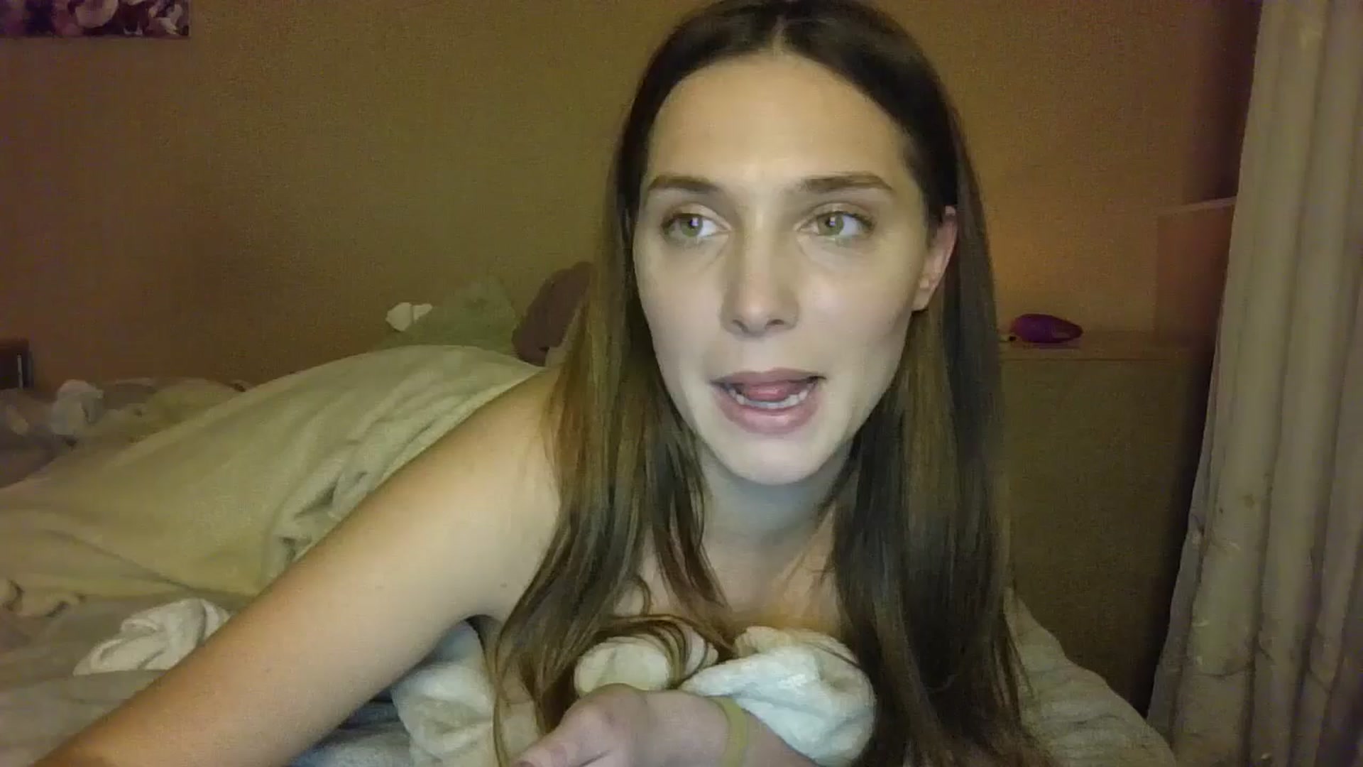 Gallery image thumbnail from HaleyReed's myfreecams stream on, 11/30/2024, 17:34 image 6 of 20