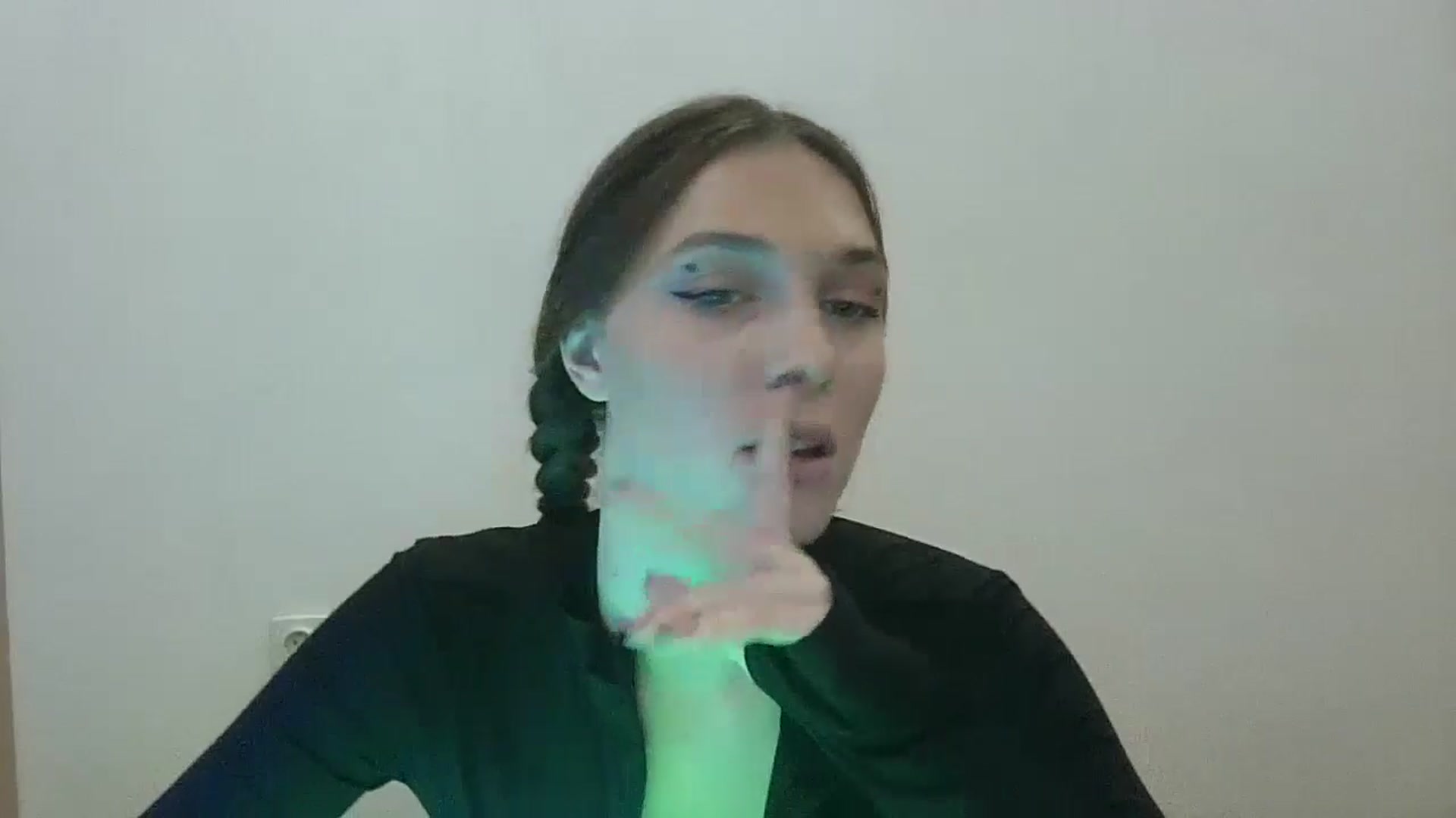 Gallery image thumbnail from HaleyReed's myfreecams stream on, 12/01/2024, 13:28 image 8 of 20