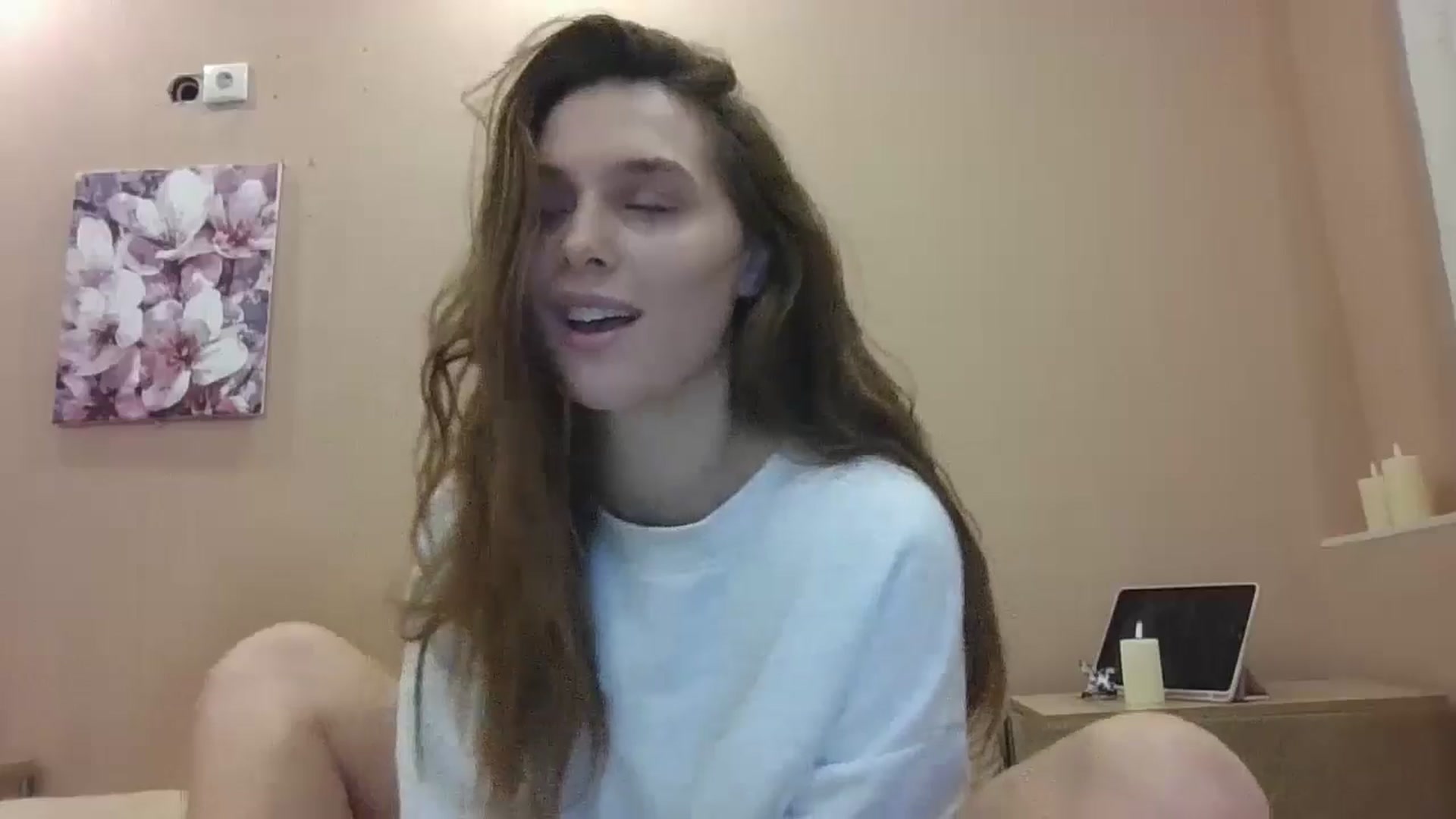 Gallery image thumbnail from HaleyReed's myfreecams stream on, 12/06/2024, 16:01 image 9 of 20