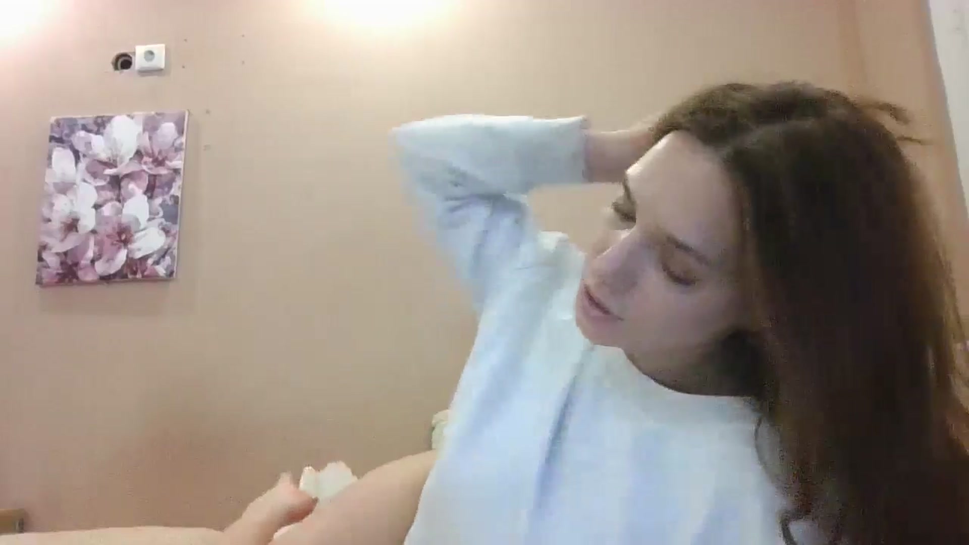Gallery image thumbnail from HaleyReed's myfreecams stream on, 12/06/2024, 16:01 image 13 of 20