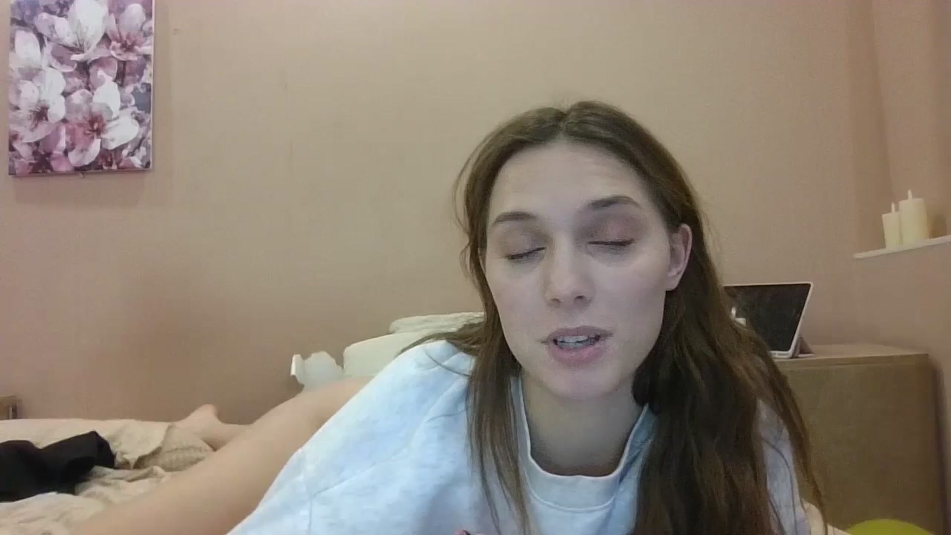 Gallery image thumbnail from HaleyReed's myfreecams stream on, 12/06/2024, 16:01 image 1 of 20