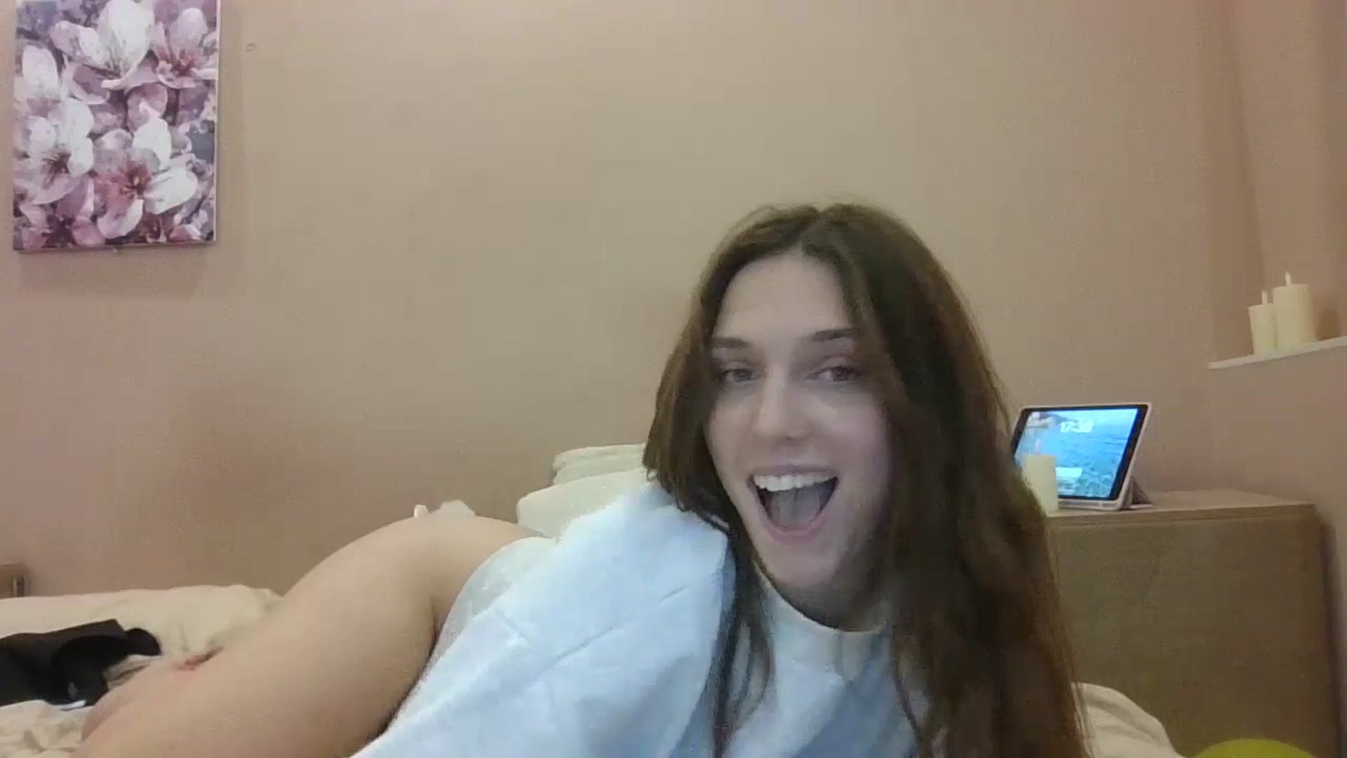 Gallery image thumbnail from HaleyReed's myfreecams stream on, 12/06/2024, 16:01 image 4 of 20