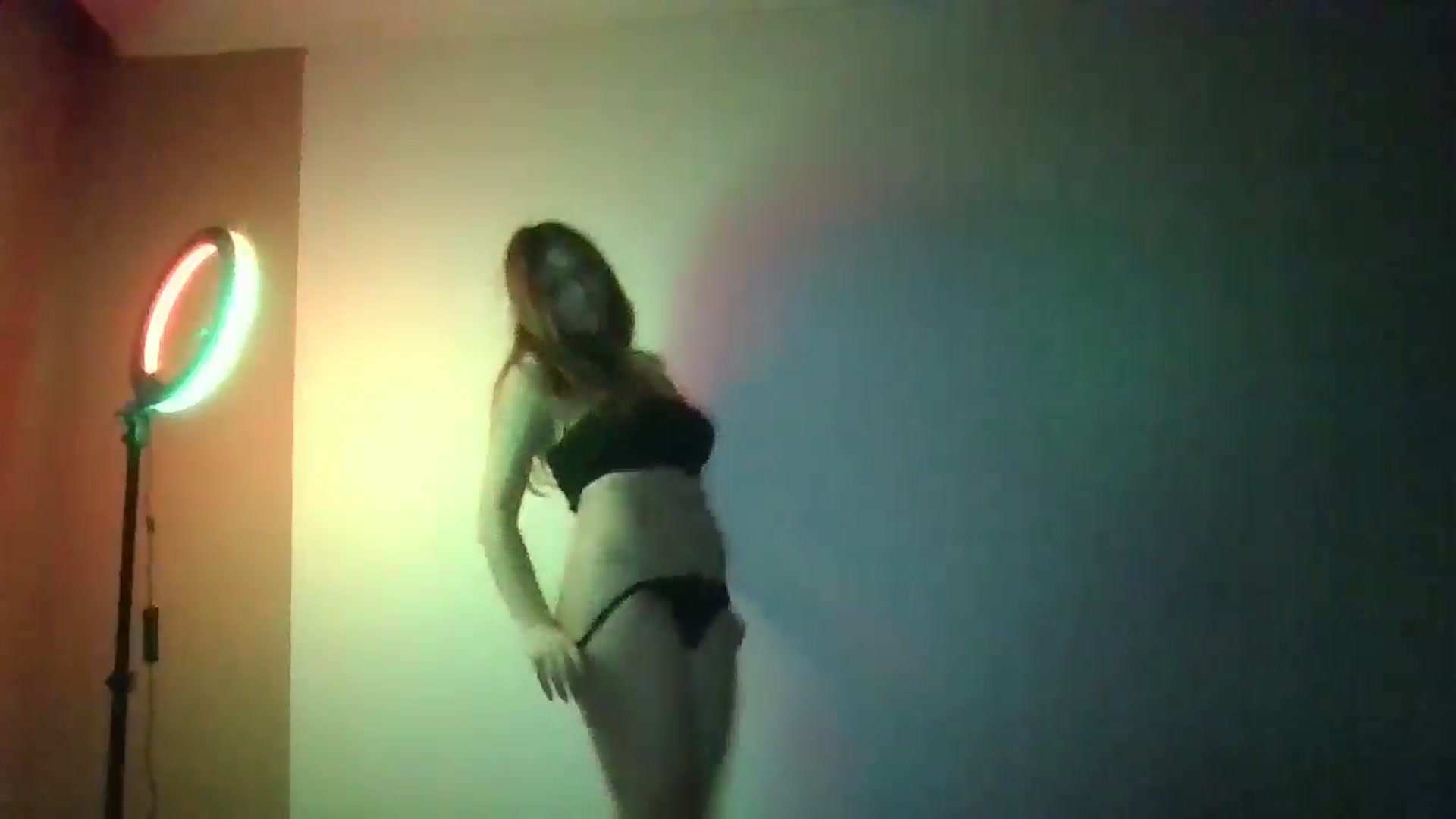Gallery image thumbnail from HaleyReed's myfreecams stream on, 12/09/2024, 13:30 image 19 of 20