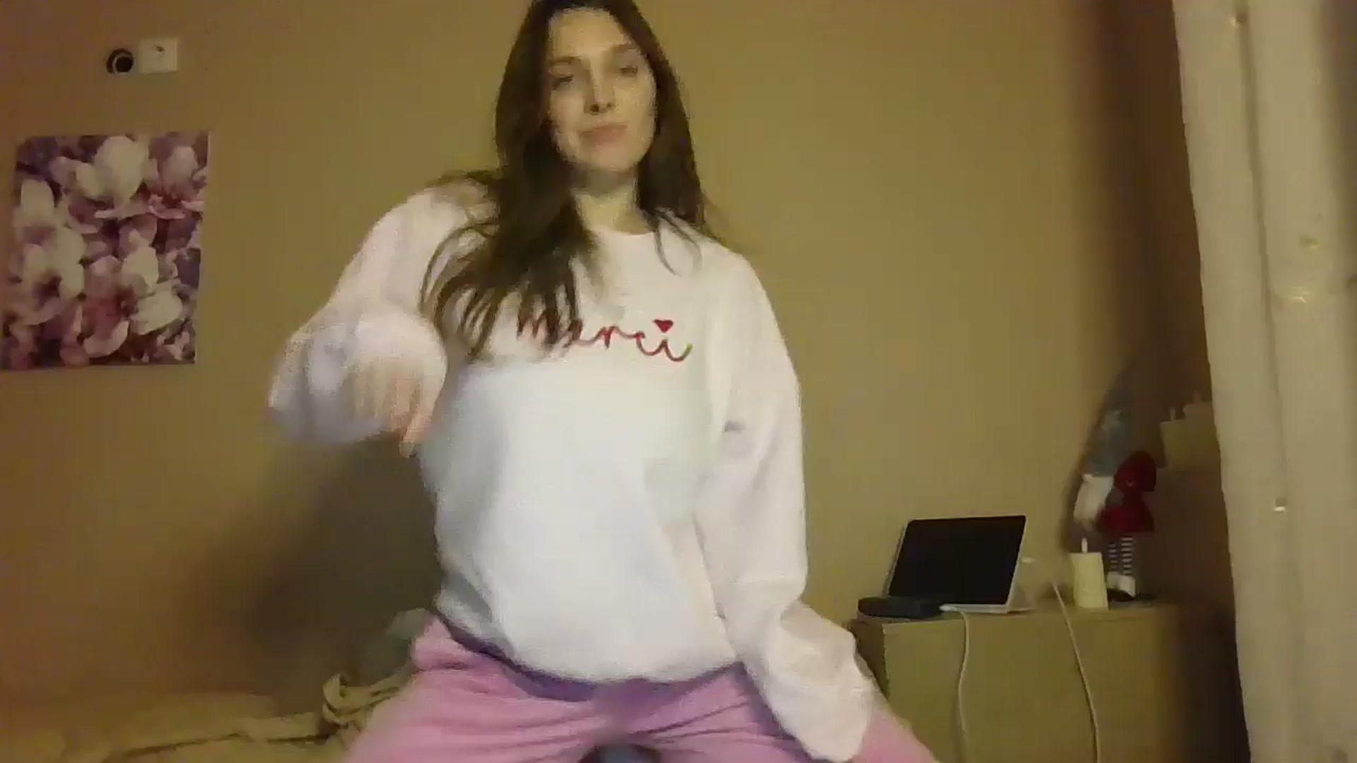 Gallery image thumbnail from HaleyReed's myfreecams stream on, 12/09/2024, 17:09 image 1 of 20