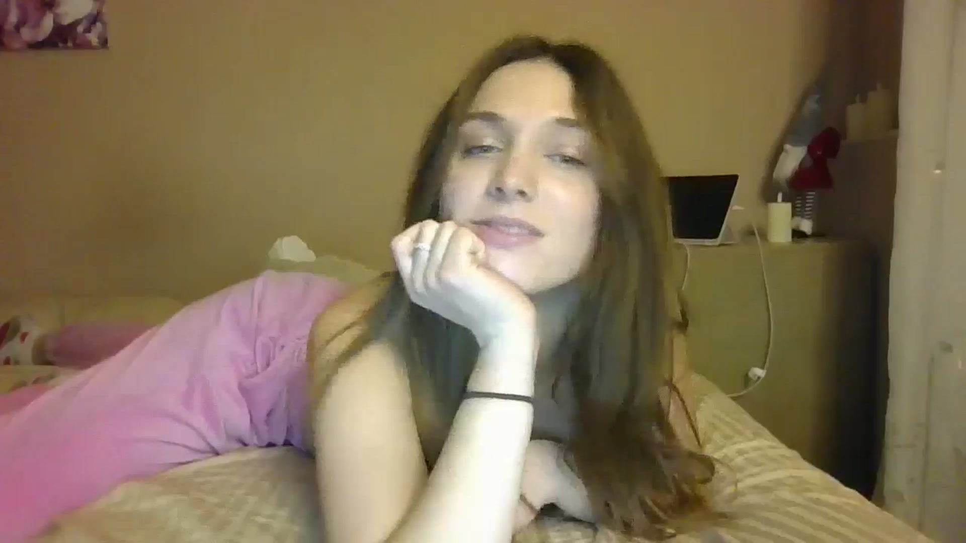 Gallery image thumbnail from HaleyReed's myfreecams stream on, 12/09/2024, 17:09 image 6 of 20