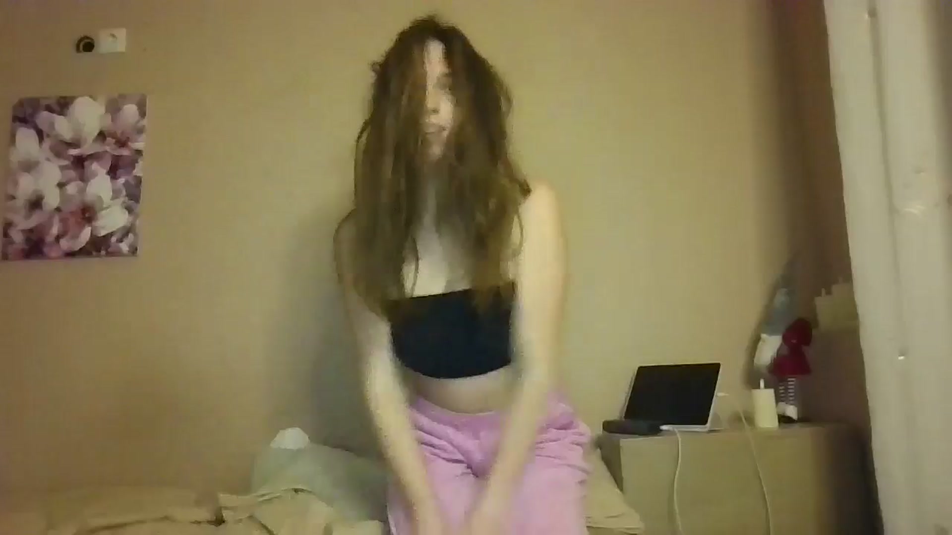 Gallery image thumbnail from HaleyReed's myfreecams stream on, 12/09/2024, 17:09 image 2 of 20