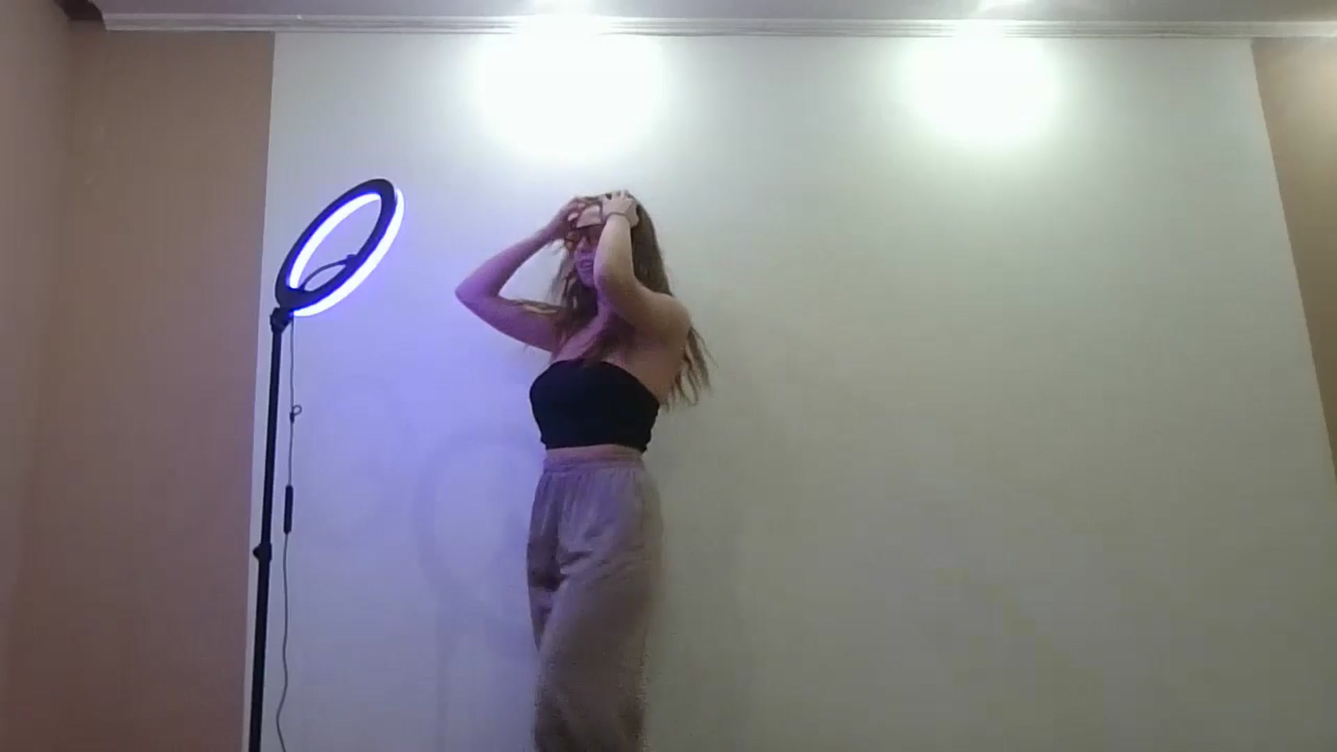 Gallery image thumbnail from HaleyReed's myfreecams stream on, 12/10/2024, 13:23 image 8 of 20