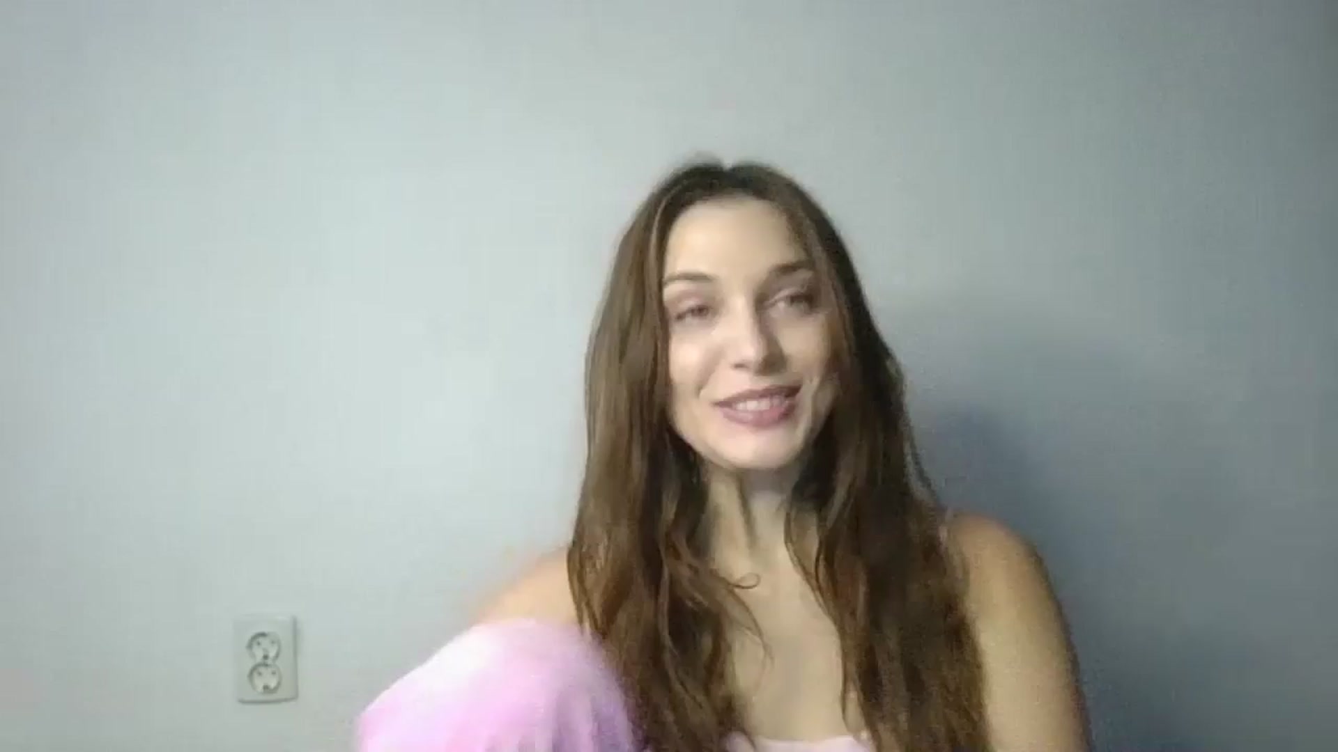 Gallery image thumbnail from HaleyReed's myfreecams stream on, 12/12/2024, 12:35 image 1 of 20