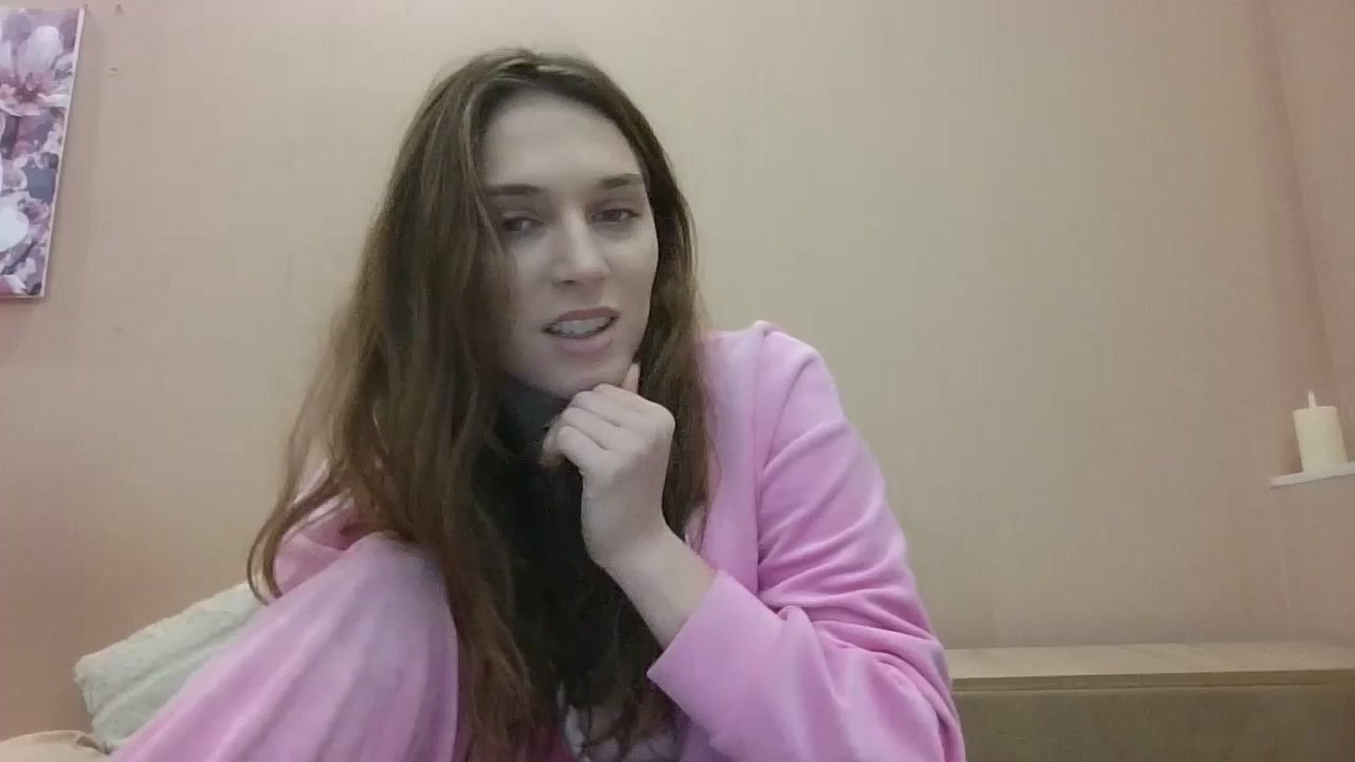 Gallery image thumbnail from HaleyReed's myfreecams stream on, 12/12/2024, 15:03 image 1 of 20