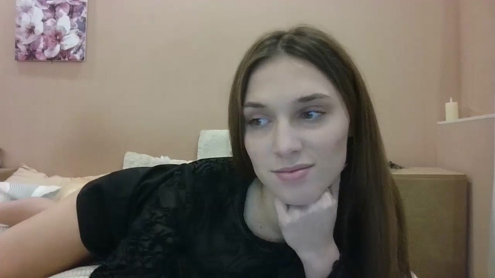 Gallery image thumbnail from HaleyReed's myfreecams stream on, 12/13/2024, 13:36 image 7 of 20