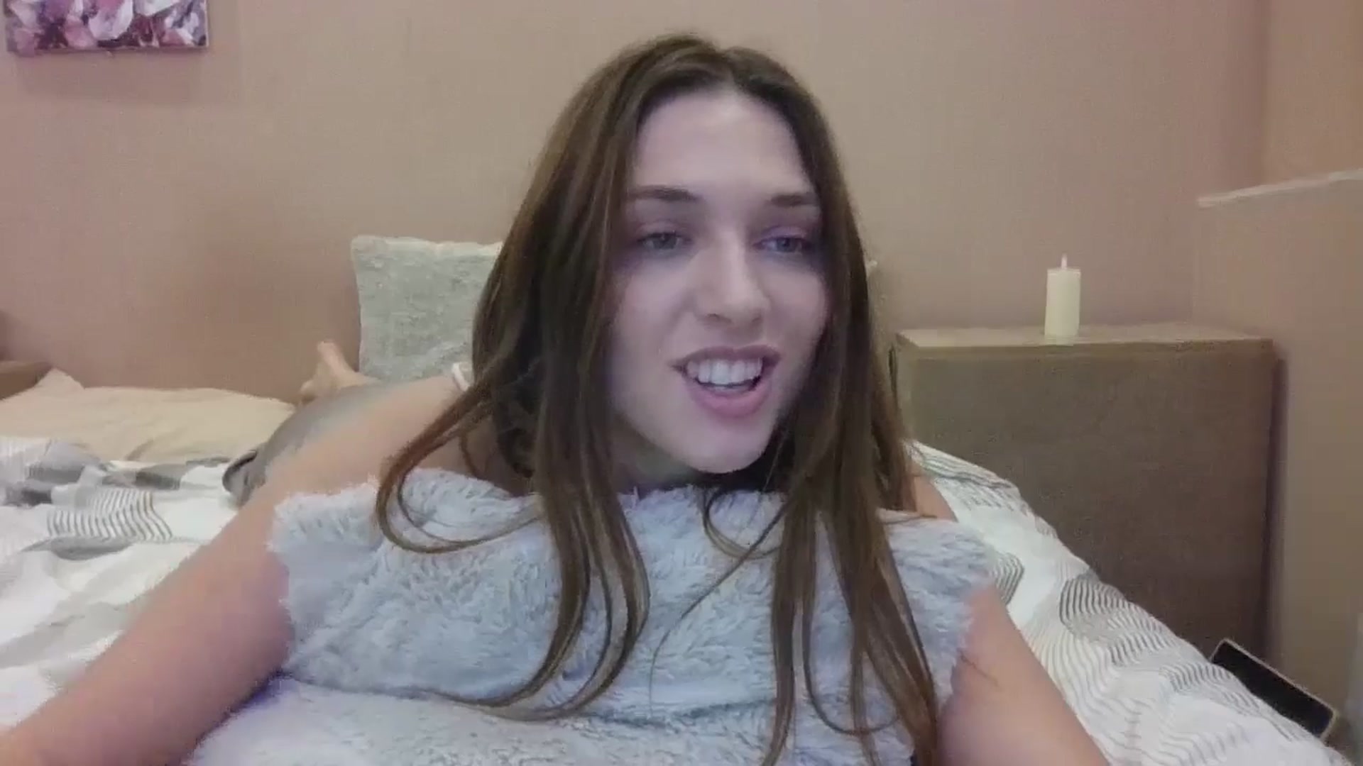 Gallery image thumbnail from HaleyReed's myfreecams stream on, 12/16/2024, 13:47 image 4 of 20