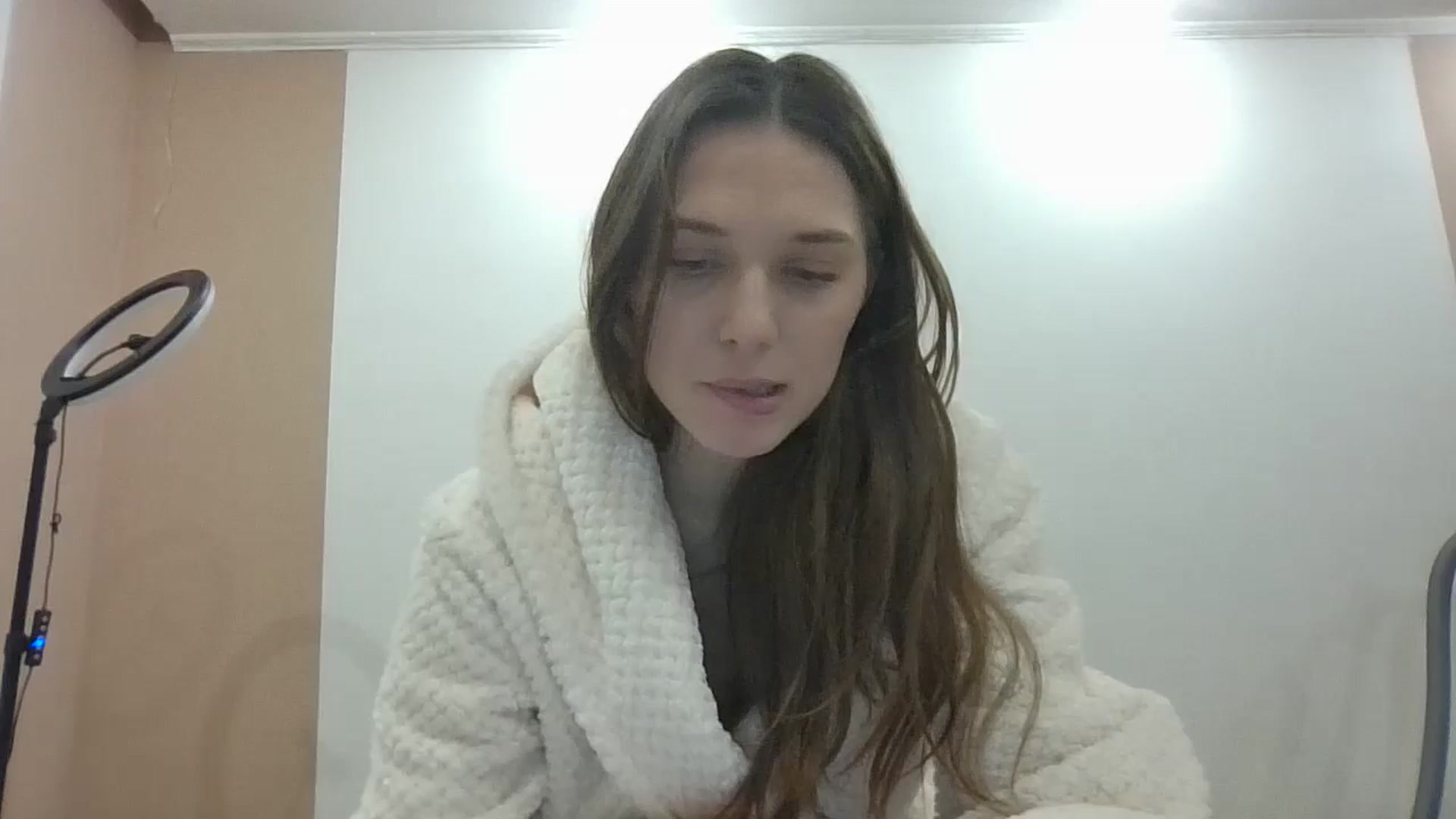 Gallery image thumbnail from HaleyReed's myfreecams stream on, 12/16/2024, 15:31 image 19 of 20