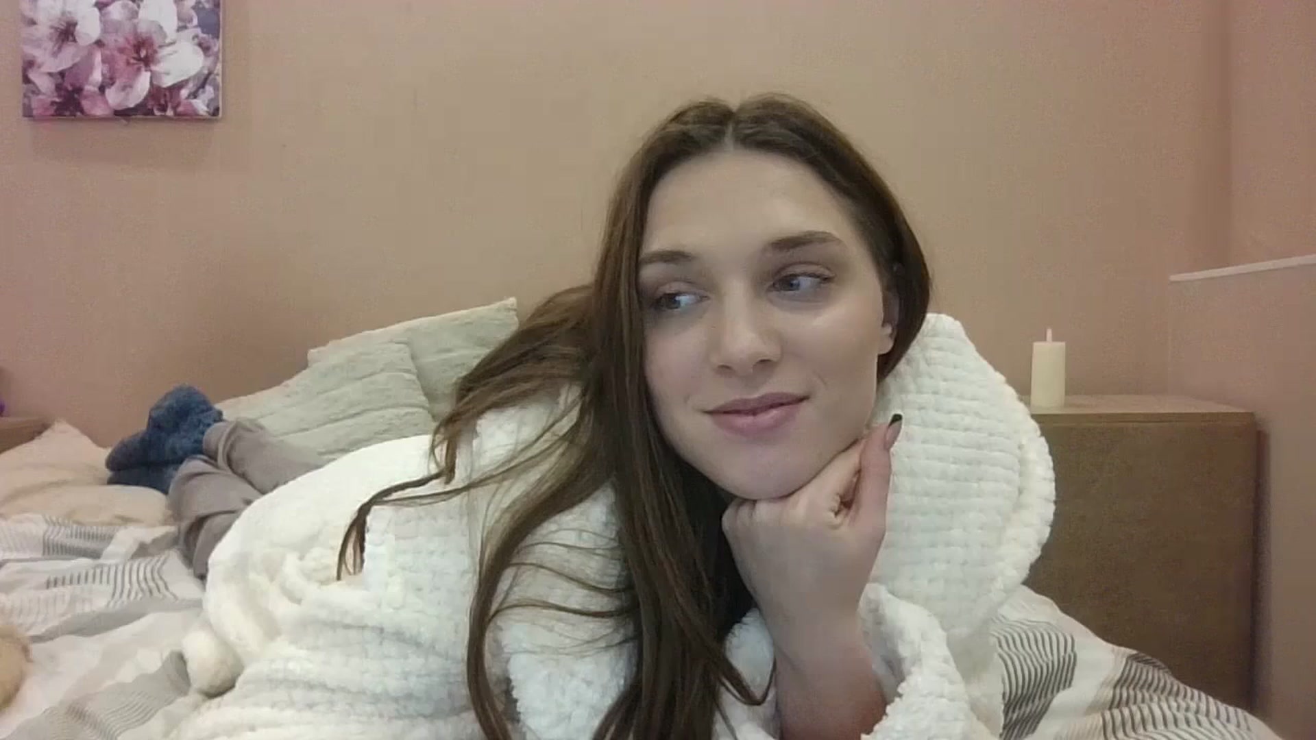 Gallery image thumbnail from HaleyReed's myfreecams stream on, 12/16/2024, 16:49 image 10 of 20
