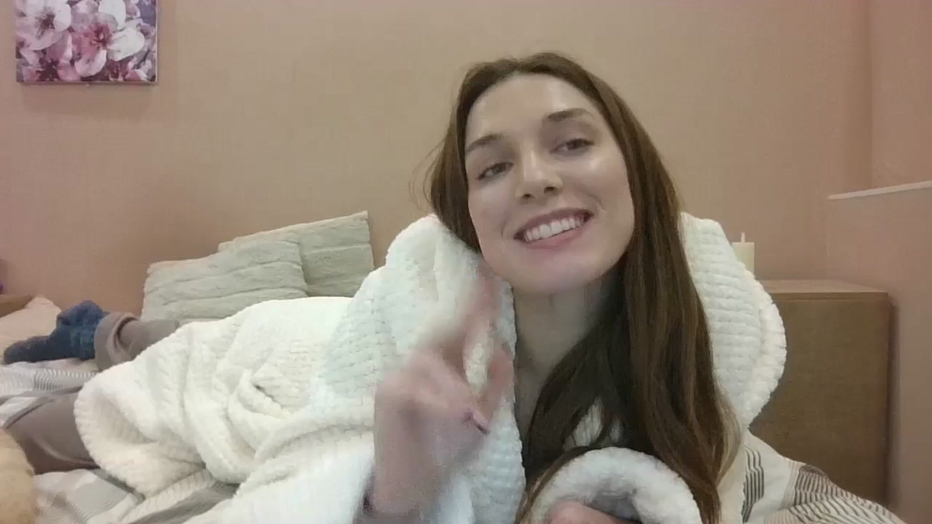 Gallery image thumbnail from HaleyReed's myfreecams stream on, 12/16/2024, 16:49 image 5 of 20