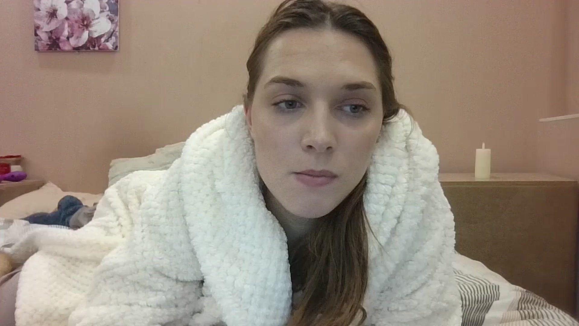 Gallery image thumbnail from HaleyReed's myfreecams stream on, 12/16/2024, 16:49 image 1 of 20