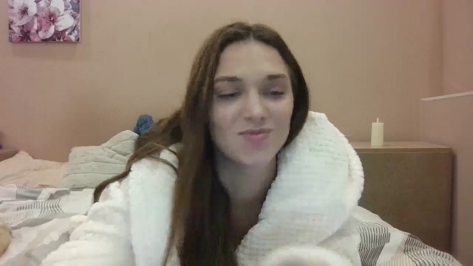 Gallery image thumbnail from HaleyReed's myfreecams stream on, 12/16/2024, 16:49 image 14 of 20