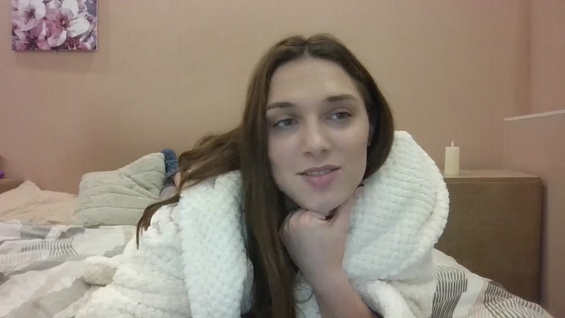 Gallery image thumbnail from HaleyReed's myfreecams stream on, 12/16/2024, 16:49 image 17 of 20