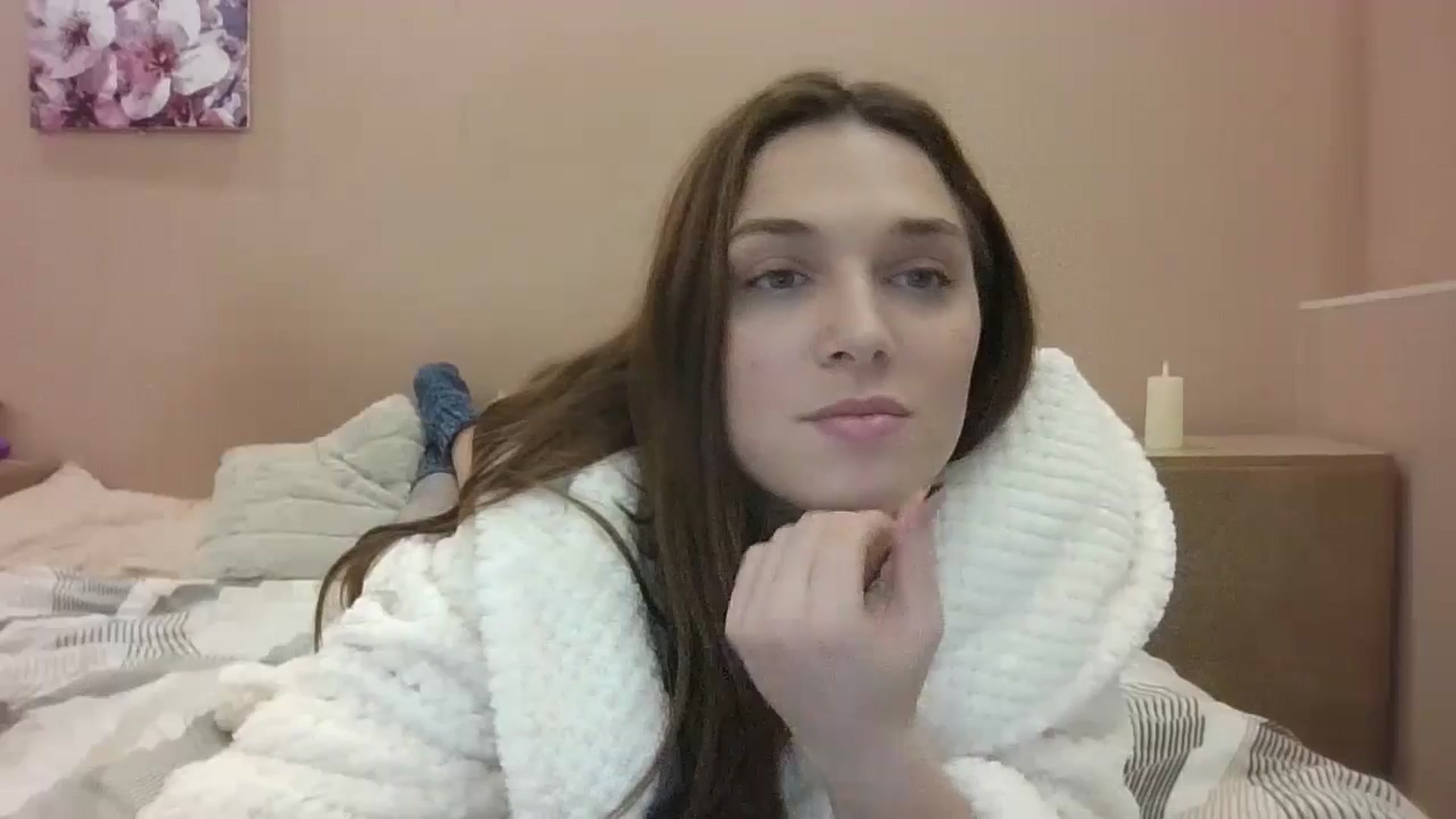 Gallery image thumbnail from HaleyReed's myfreecams stream on, 12/16/2024, 16:49 image 15 of 20