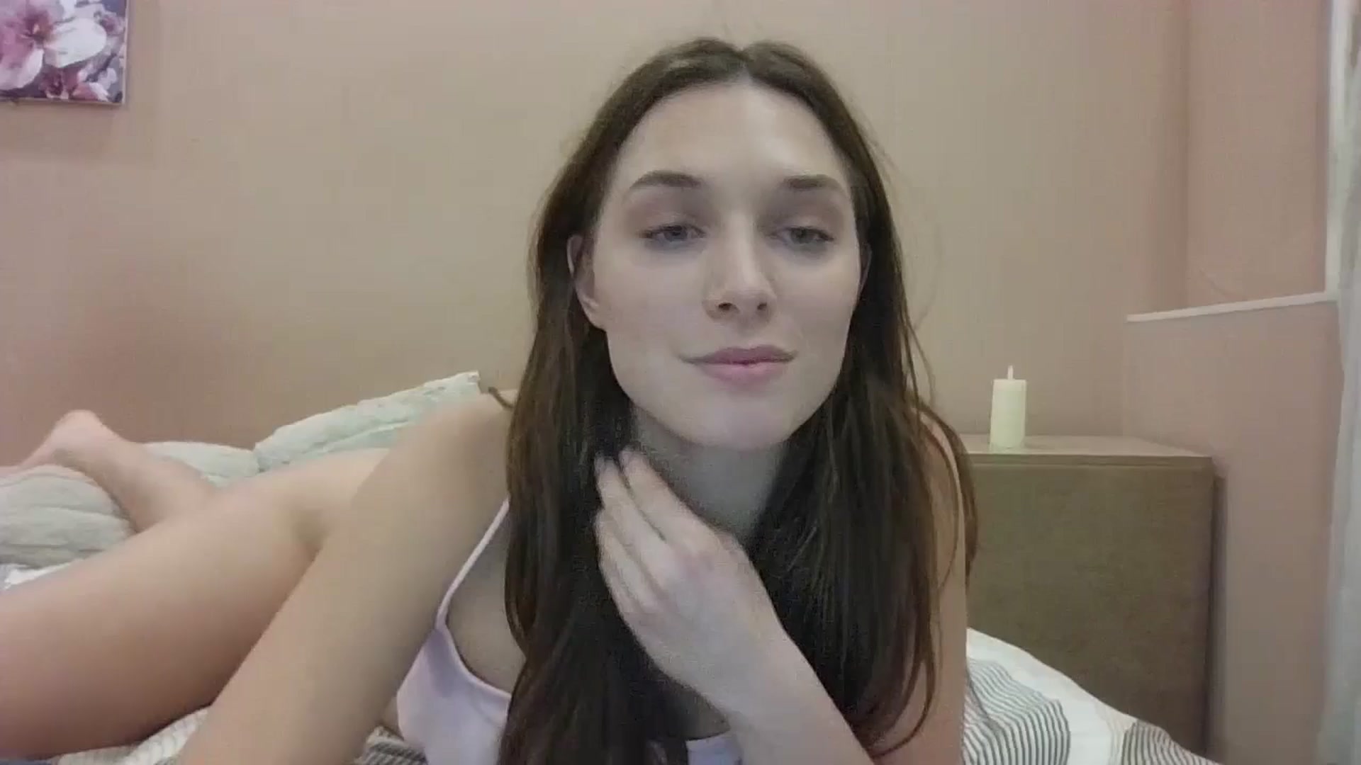Gallery image thumbnail from HaleyReed's myfreecams stream on, 12/16/2024, 18:21 image 1 of 20