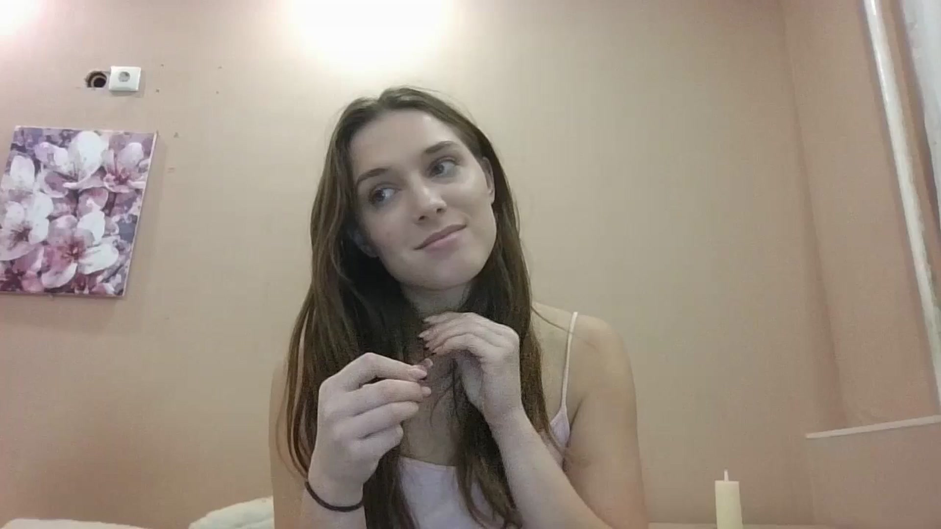 Gallery image thumbnail from HaleyReed's myfreecams stream on, 12/16/2024, 18:21 image 19 of 20