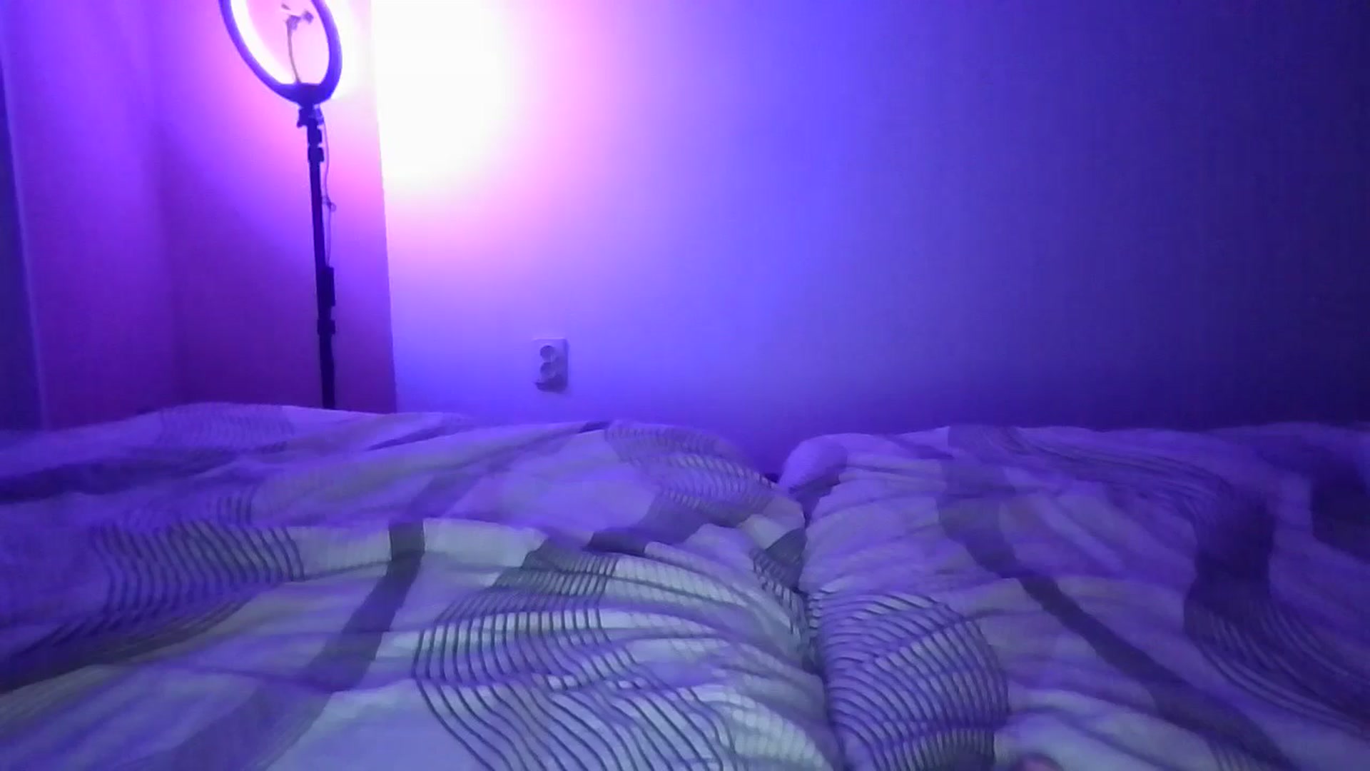 Gallery image thumbnail from HaleyReed's myfreecams stream on, 12/18/2024, 17:21 image 7 of 20