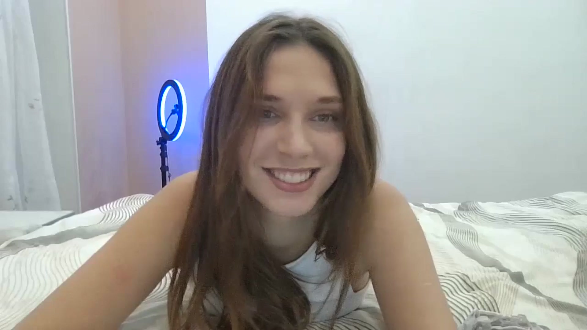 Gallery image thumbnail from HaleyReed's myfreecams stream on, 12/19/2024, 14:01 image 9 of 20