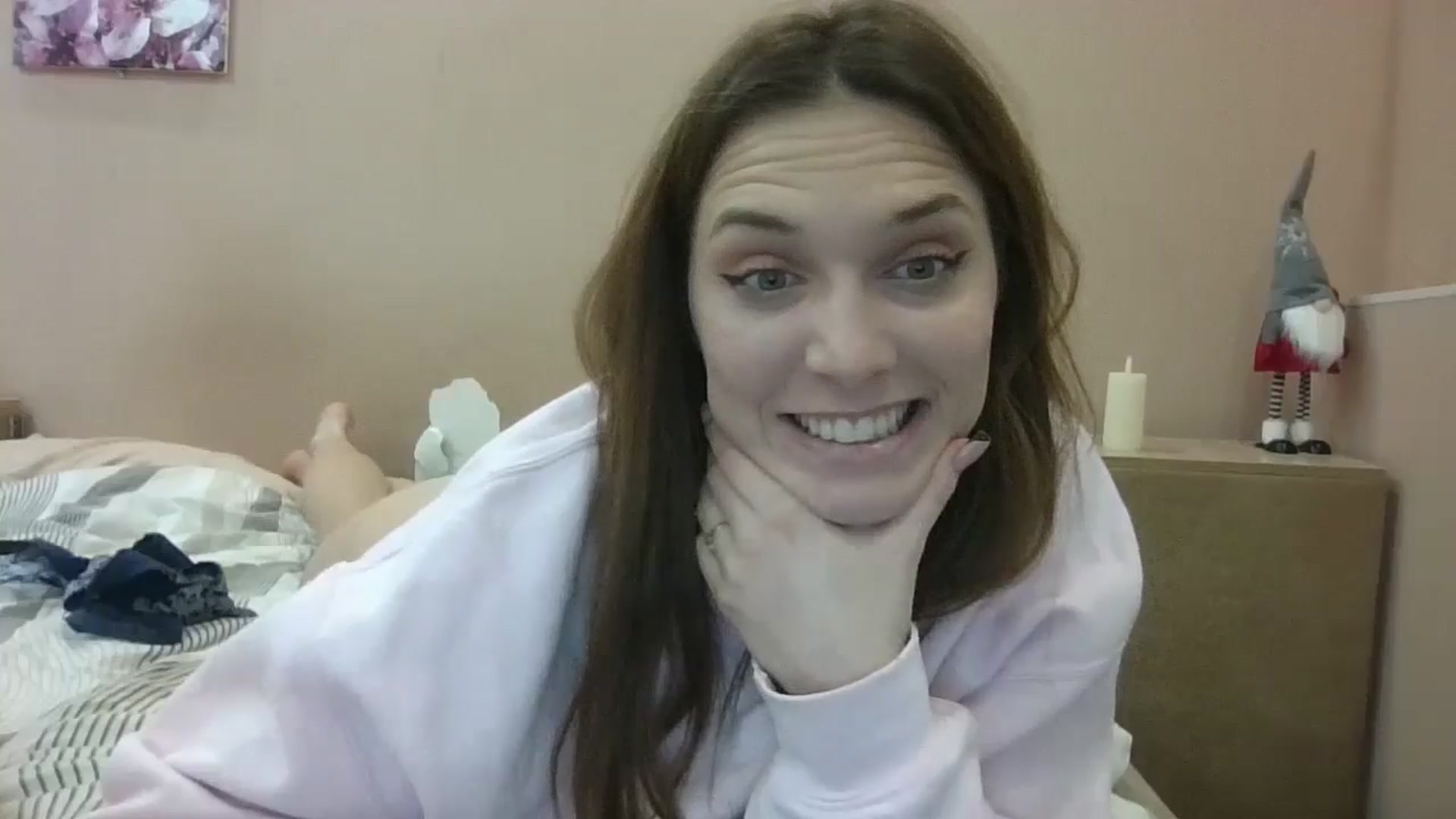 Gallery image thumbnail from HaleyReed's myfreecams stream on, 12/20/2024, 17:13 image 10 of 20