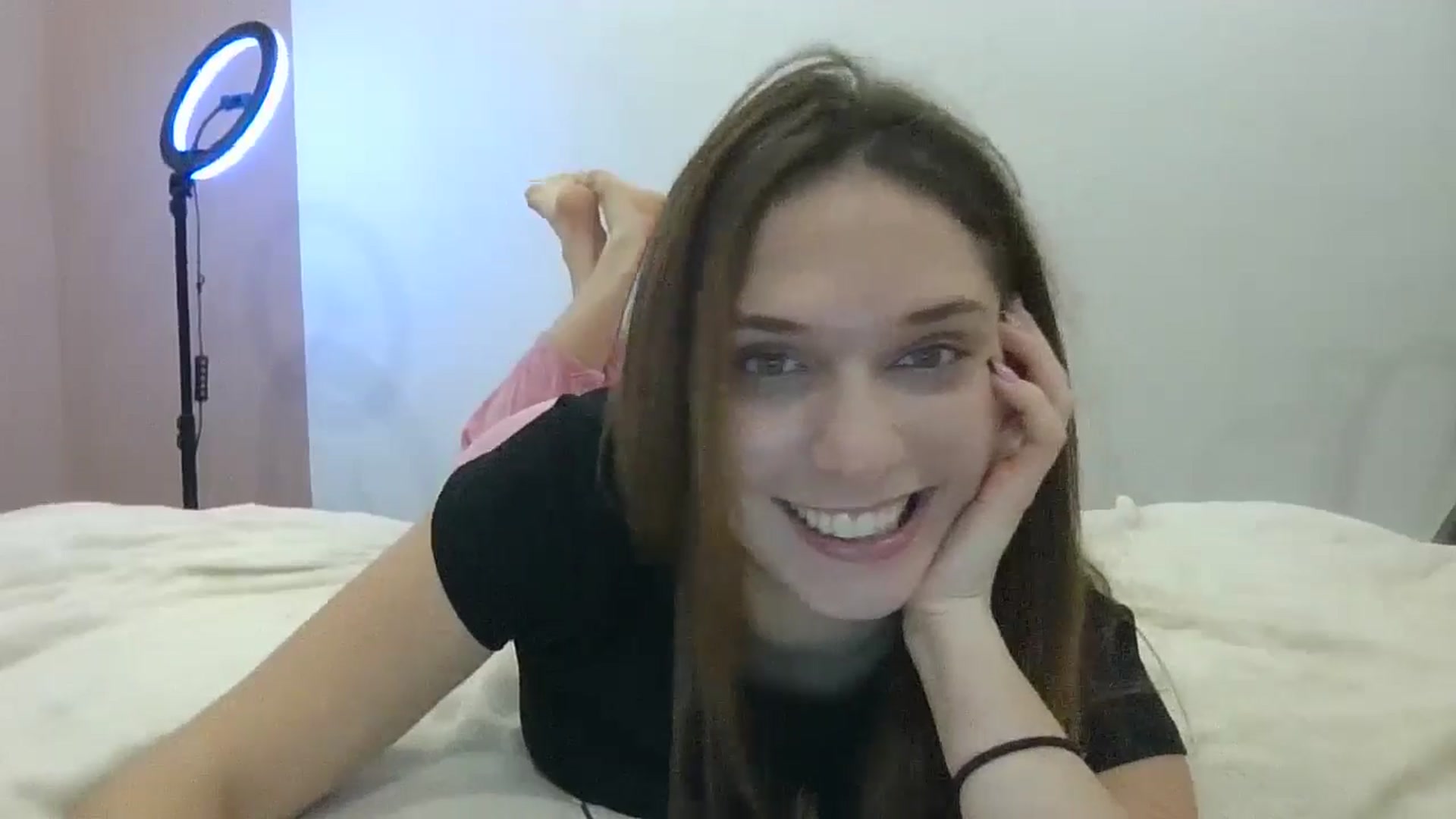 Gallery image thumbnail from HaleyReed's myfreecams stream on, 12/23/2024, 14:03 image 20 of 20