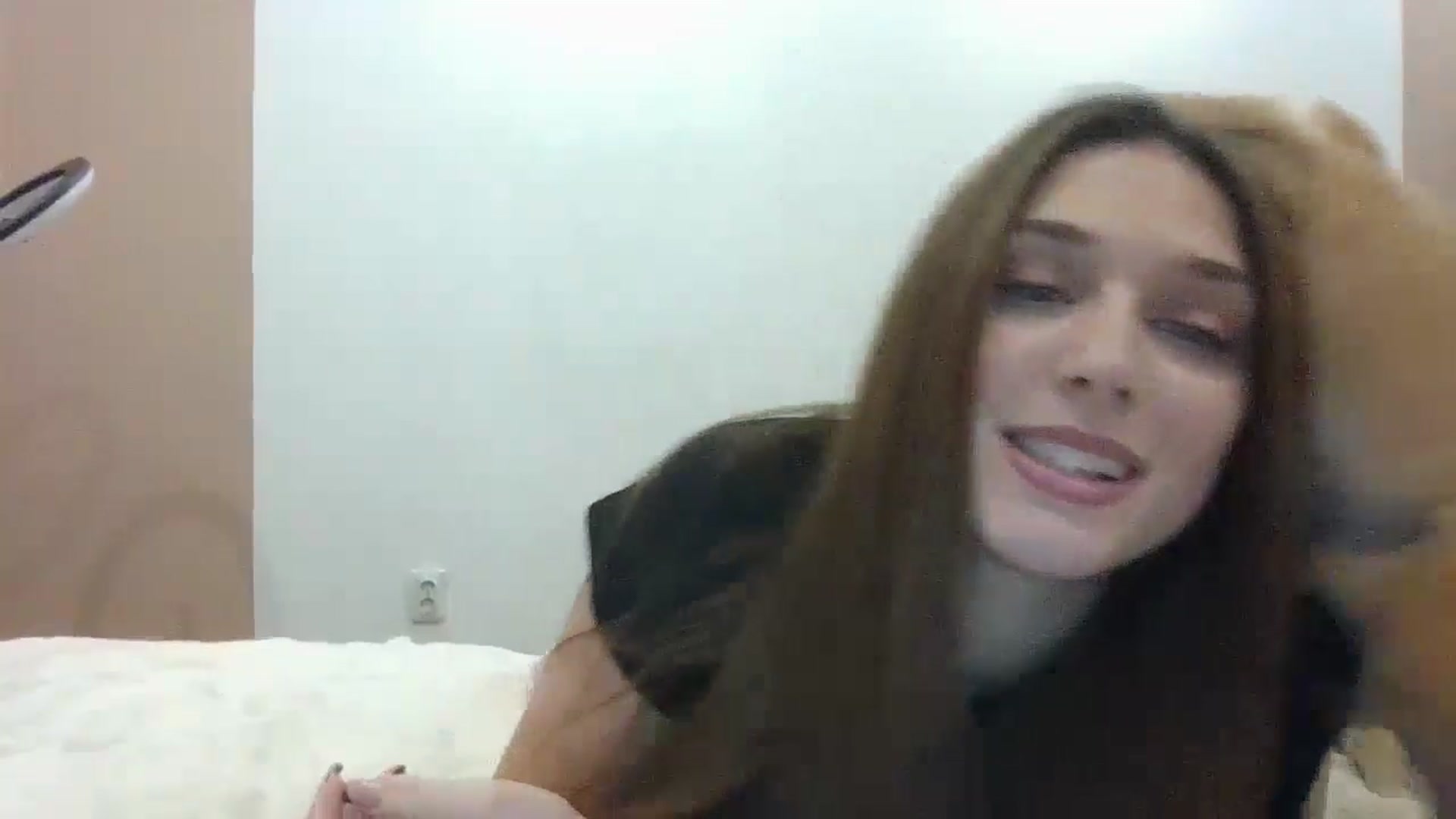 Gallery image thumbnail from HaleyReed's myfreecams stream on, 12/23/2024, 14:03 image 2 of 20