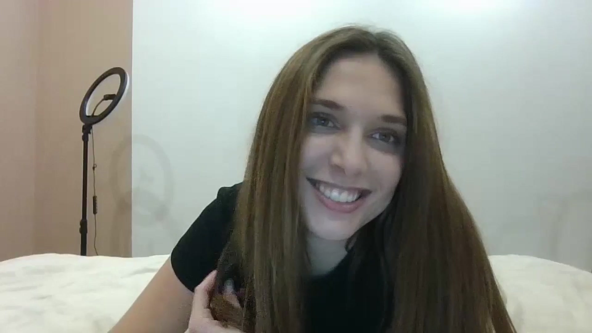 Gallery image thumbnail from HaleyReed's myfreecams stream on, 12/23/2024, 14:03 image 14 of 20