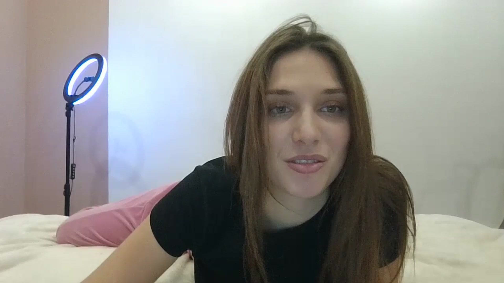 Gallery image thumbnail from HaleyReed's myfreecams stream on, 12/23/2024, 14:03 image 19 of 20