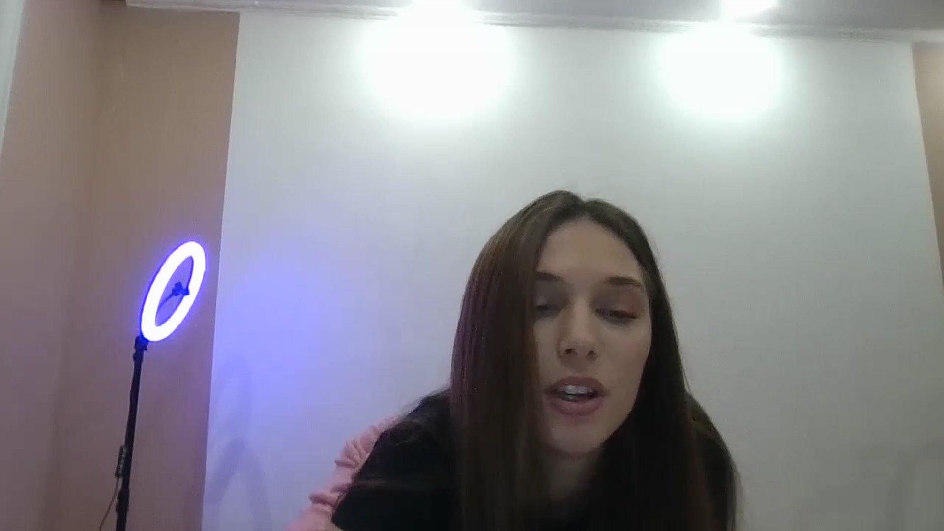 Gallery image thumbnail from HaleyReed's myfreecams stream on, 12/23/2024, 14:03 image 12 of 20