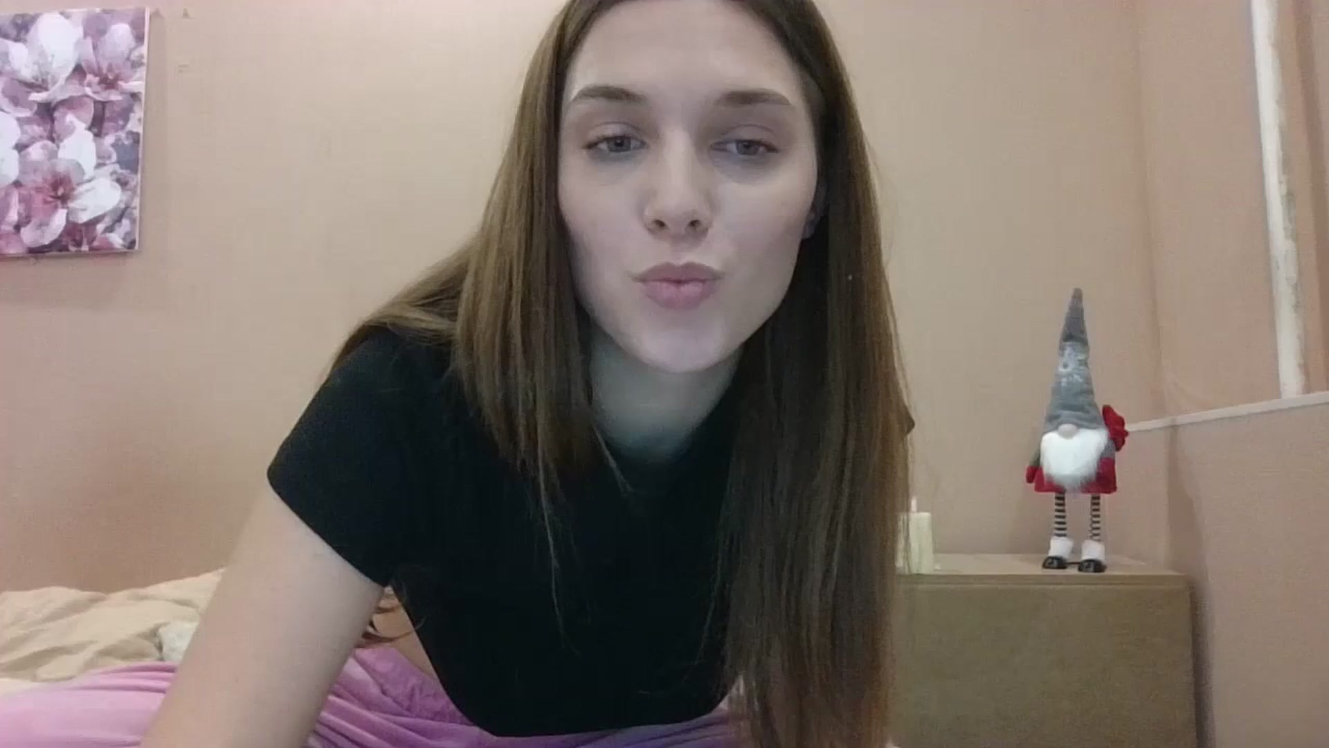 Gallery image thumbnail from HaleyReed's myfreecams stream on, 12/23/2024, 16:16 image 18 of 20