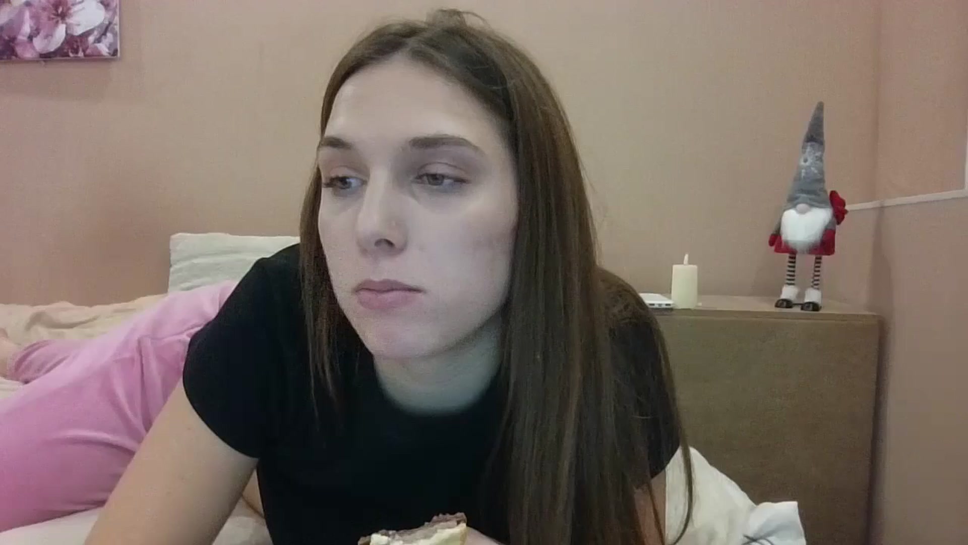 Gallery image thumbnail from HaleyReed's myfreecams stream on, 12/23/2024, 17:03 image 1 of 20