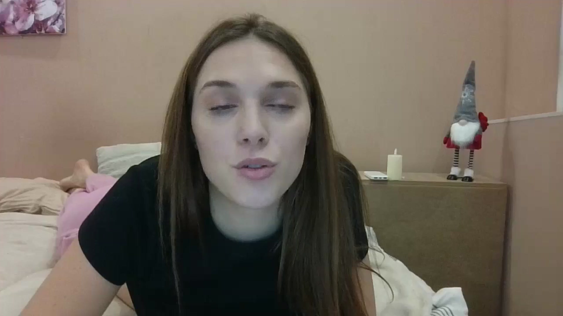 Gallery image thumbnail from HaleyReed's myfreecams stream on, 12/23/2024, 17:03 image 7 of 20