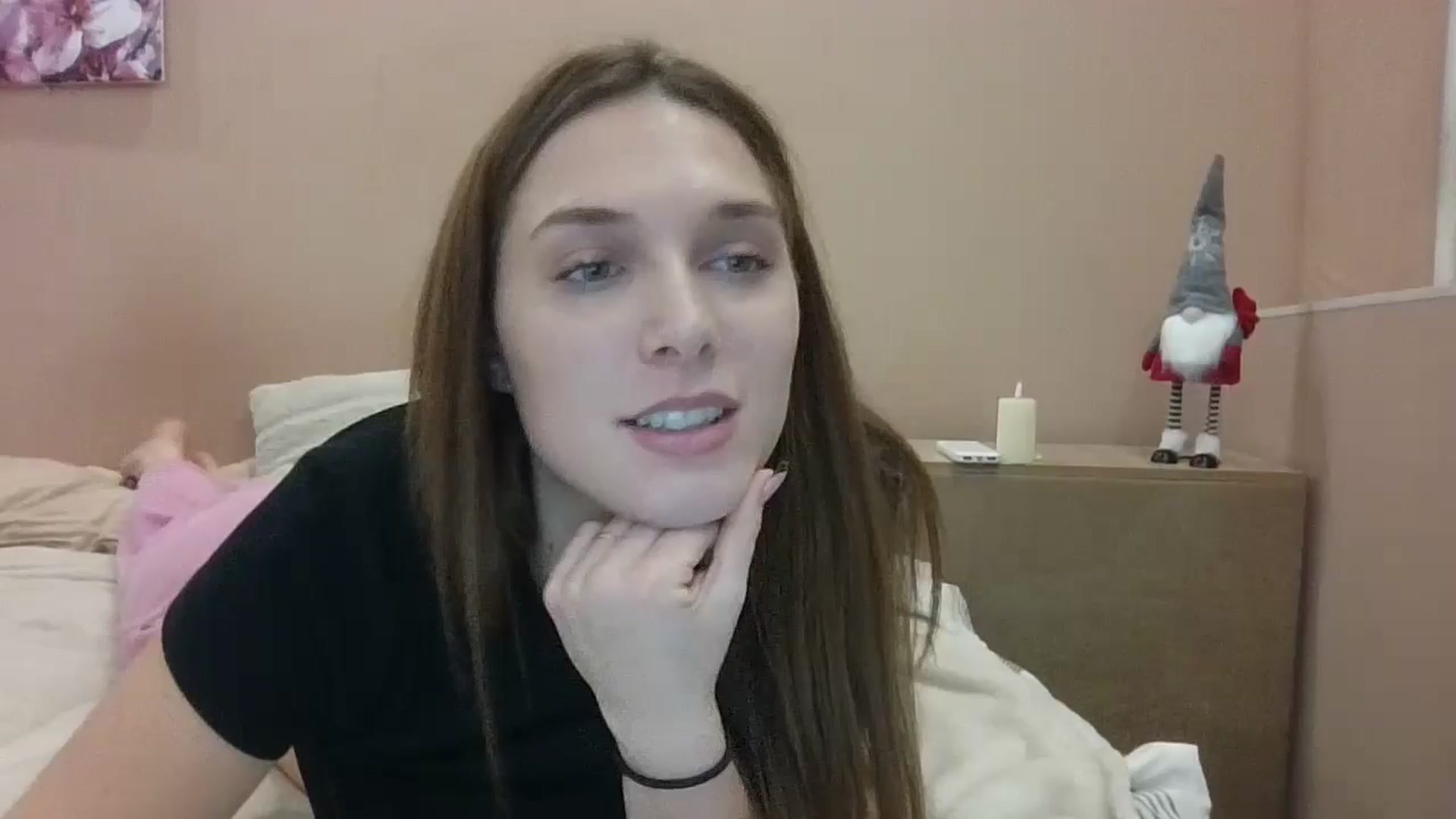 Gallery image thumbnail from HaleyReed's myfreecams stream on, 12/23/2024, 17:03 image 10 of 20
