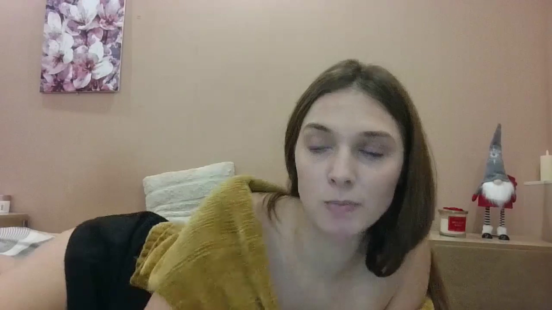 Gallery image thumbnail from HaleyReed's myfreecams stream on, 12/29/2024, 15:03 image 10 of 20
